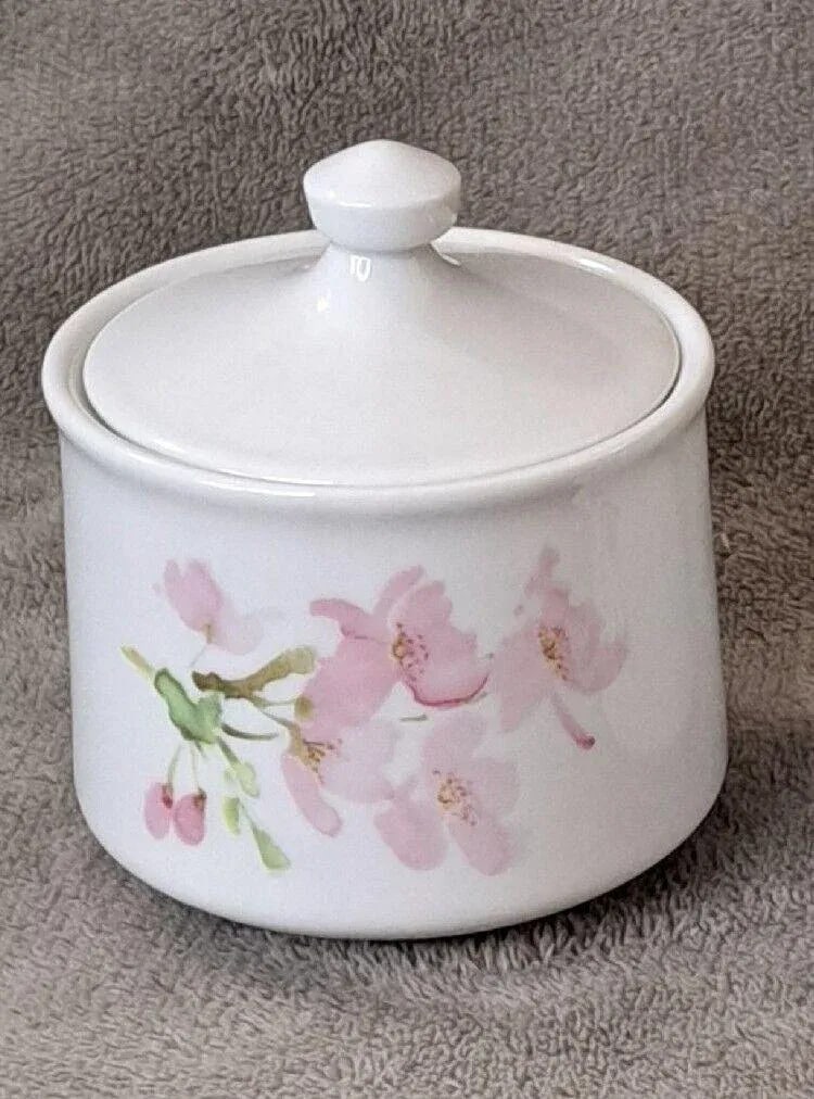 1970s Liette International Pink Dogwood Blossoms Ceramic Creamer & Sugar Bowl Set- 2 Pieces - 4