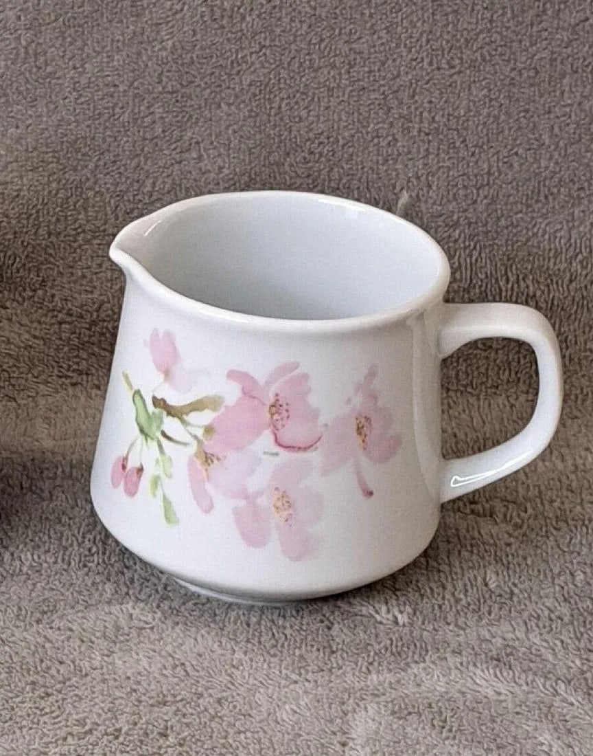 1970s Liette International Pink Dogwood Blossoms Ceramic Creamer & Sugar Bowl Set- 2 Pieces - 5