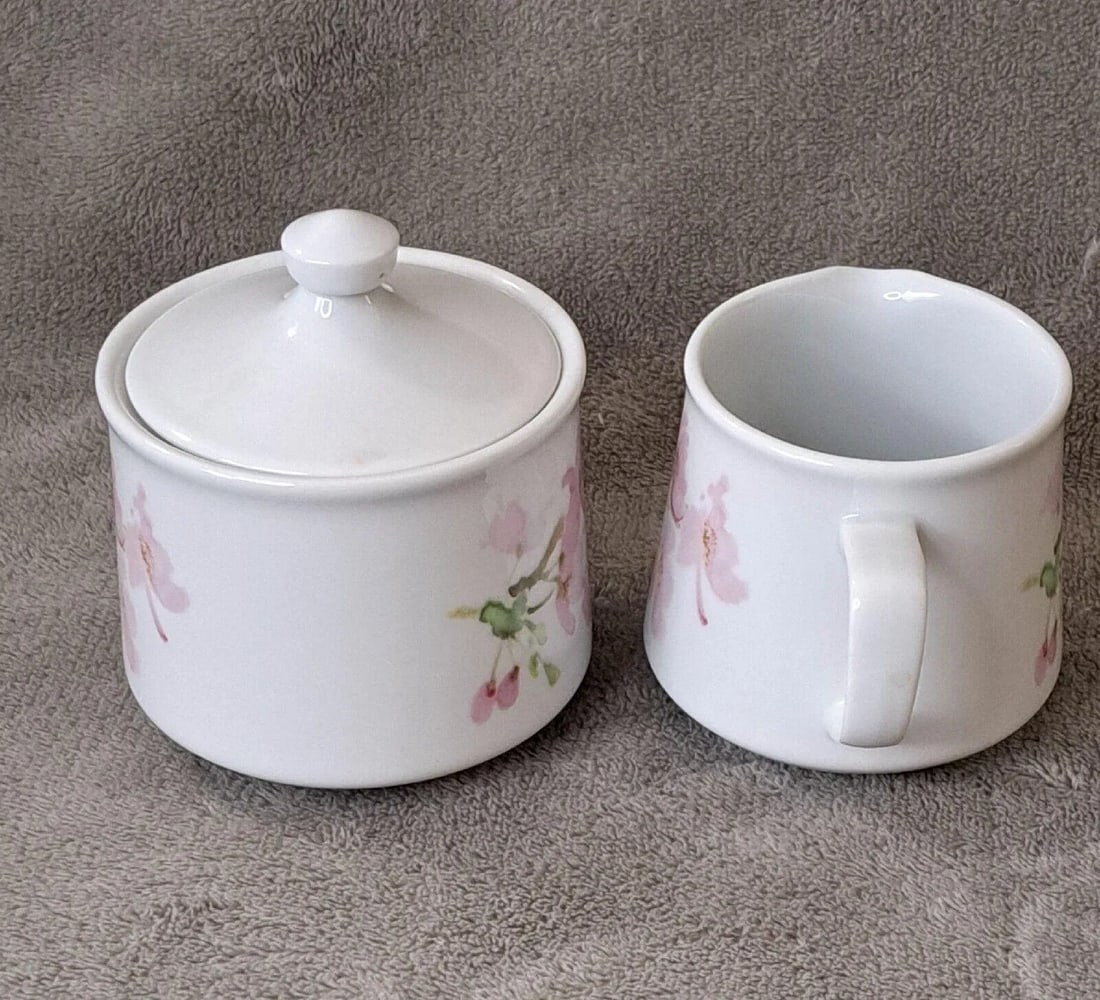 1970s Liette International Pink Dogwood Blossoms Ceramic Creamer & Sugar Bowl Set- 2 Pieces - 7