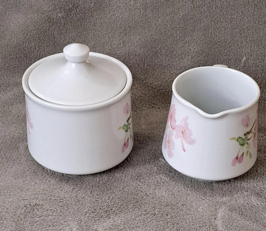 1970s Liette International Pink Dogwood Blossoms Ceramic Creamer & Sugar Bowl Set- 2 Pieces - 8