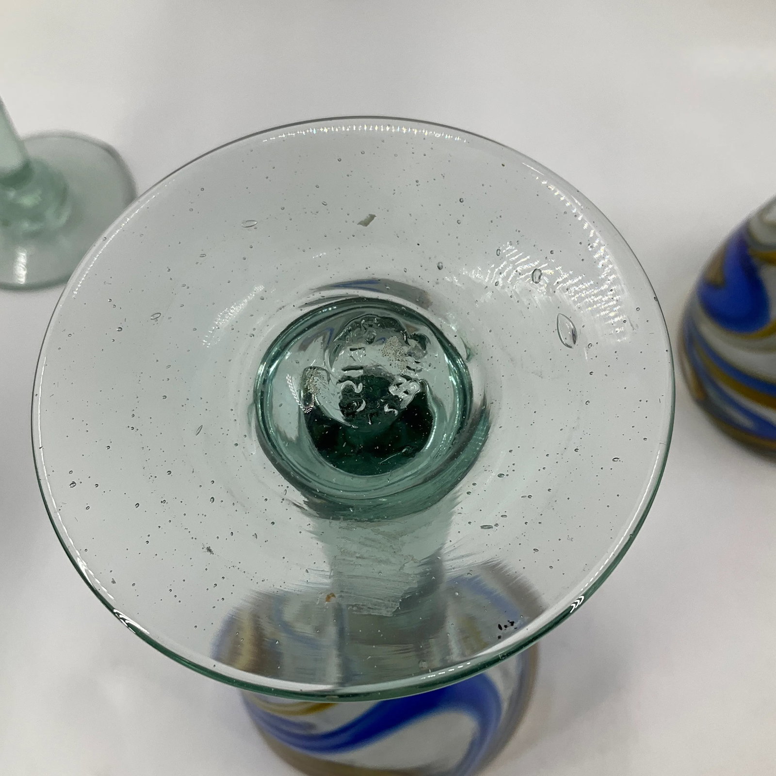Mexican Reclye Hand Blown Glass Pitcher and 5 Goblets with Blue and Tan Swirl Design - 10