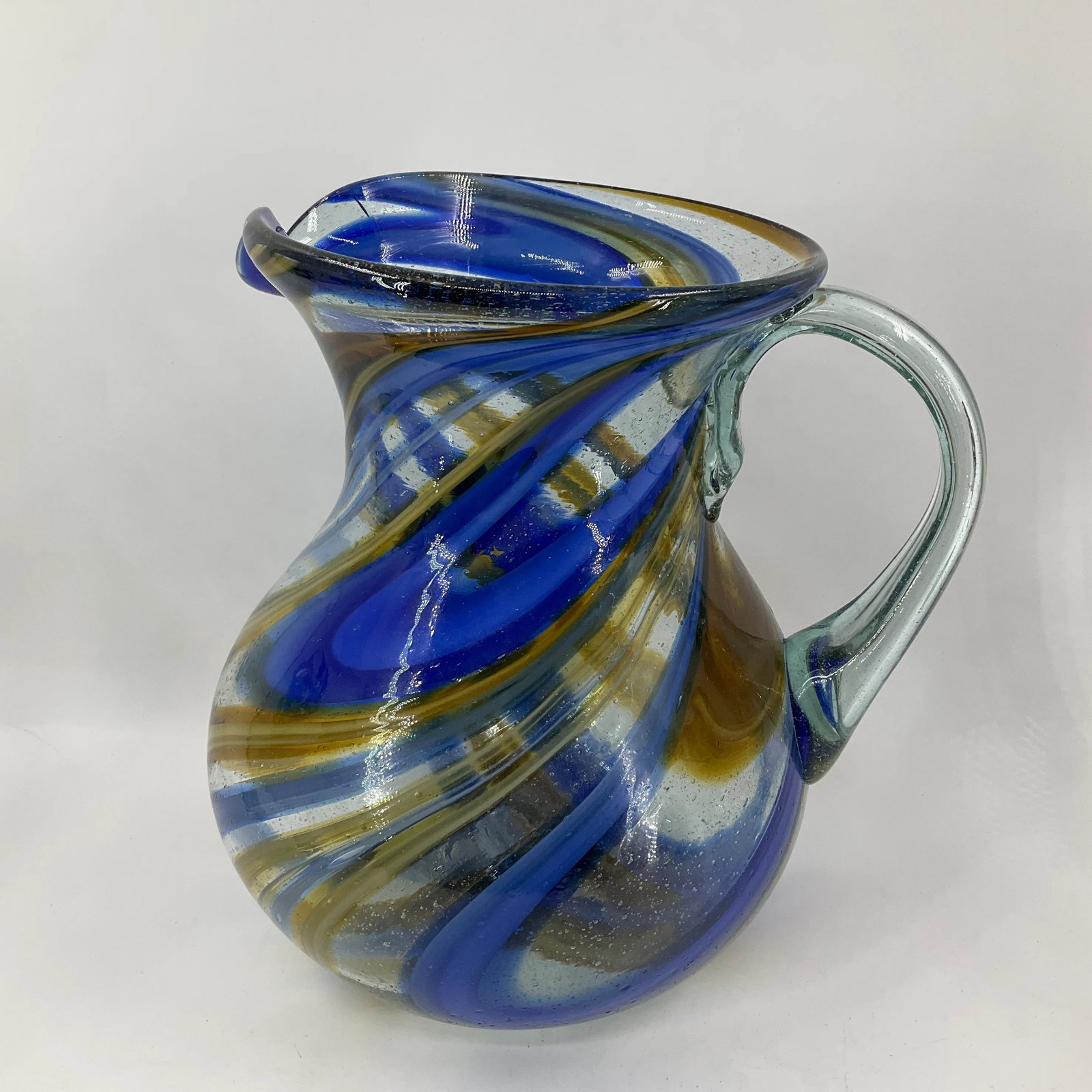 Mexican Reclye Hand Blown Glass Pitcher and 5 Goblets with Blue and Tan Swirl Design - 2