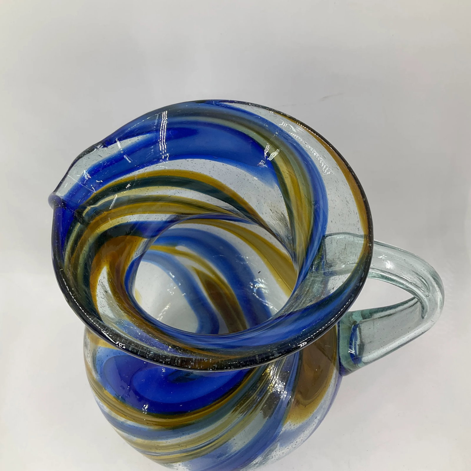 Mexican Reclye Hand Blown Glass Pitcher and 5 Goblets with Blue and Tan Swirl Design - 4