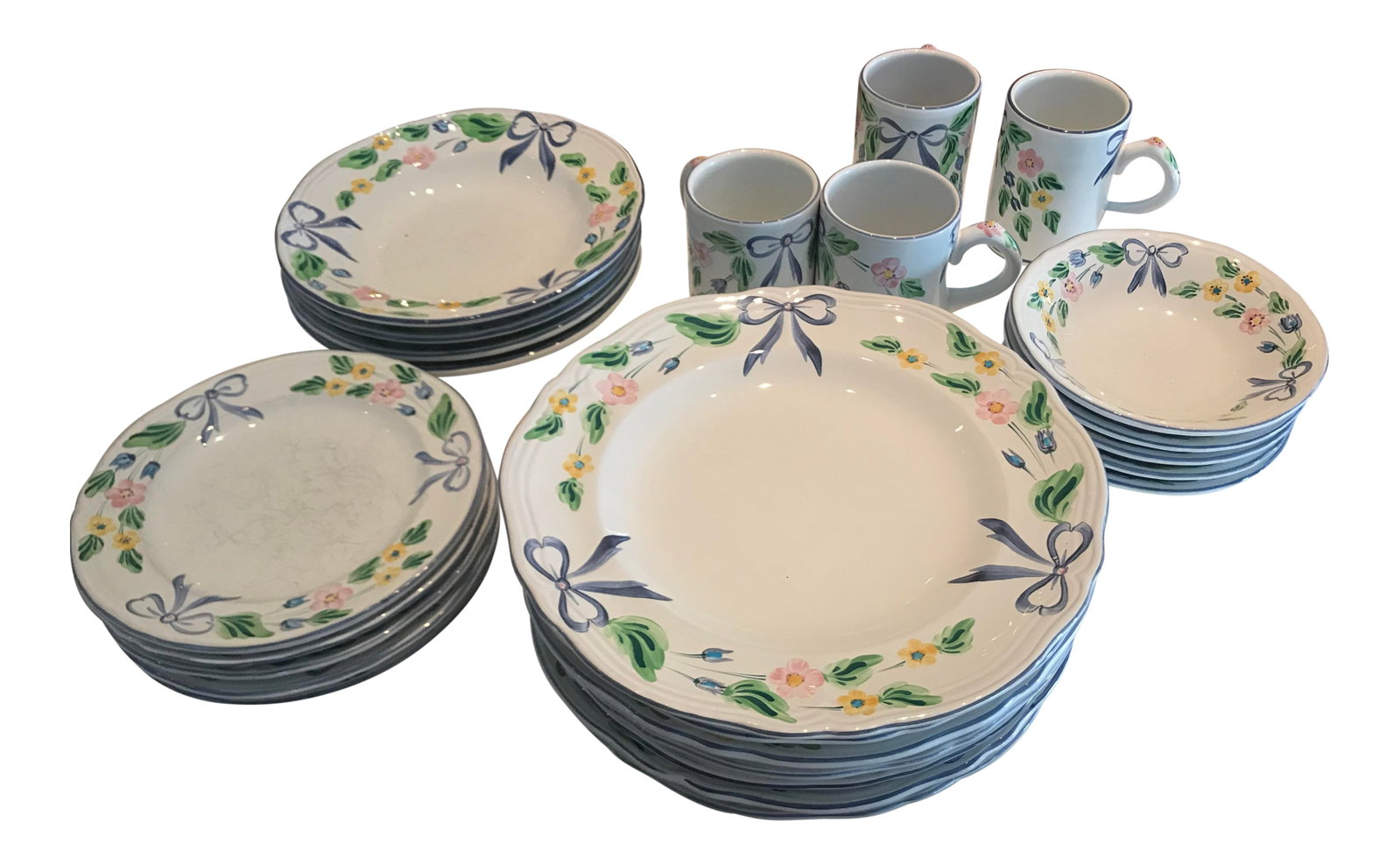 Vintage Herend Pottery Dishes: Vintage Herend Pottery Dishes. Herend no longer makes Pottery. Set is not complete. 7 dinner plates, 5 salad plates, 5 small bowls and 4 large bowls Condition: Alterations: Original Condition