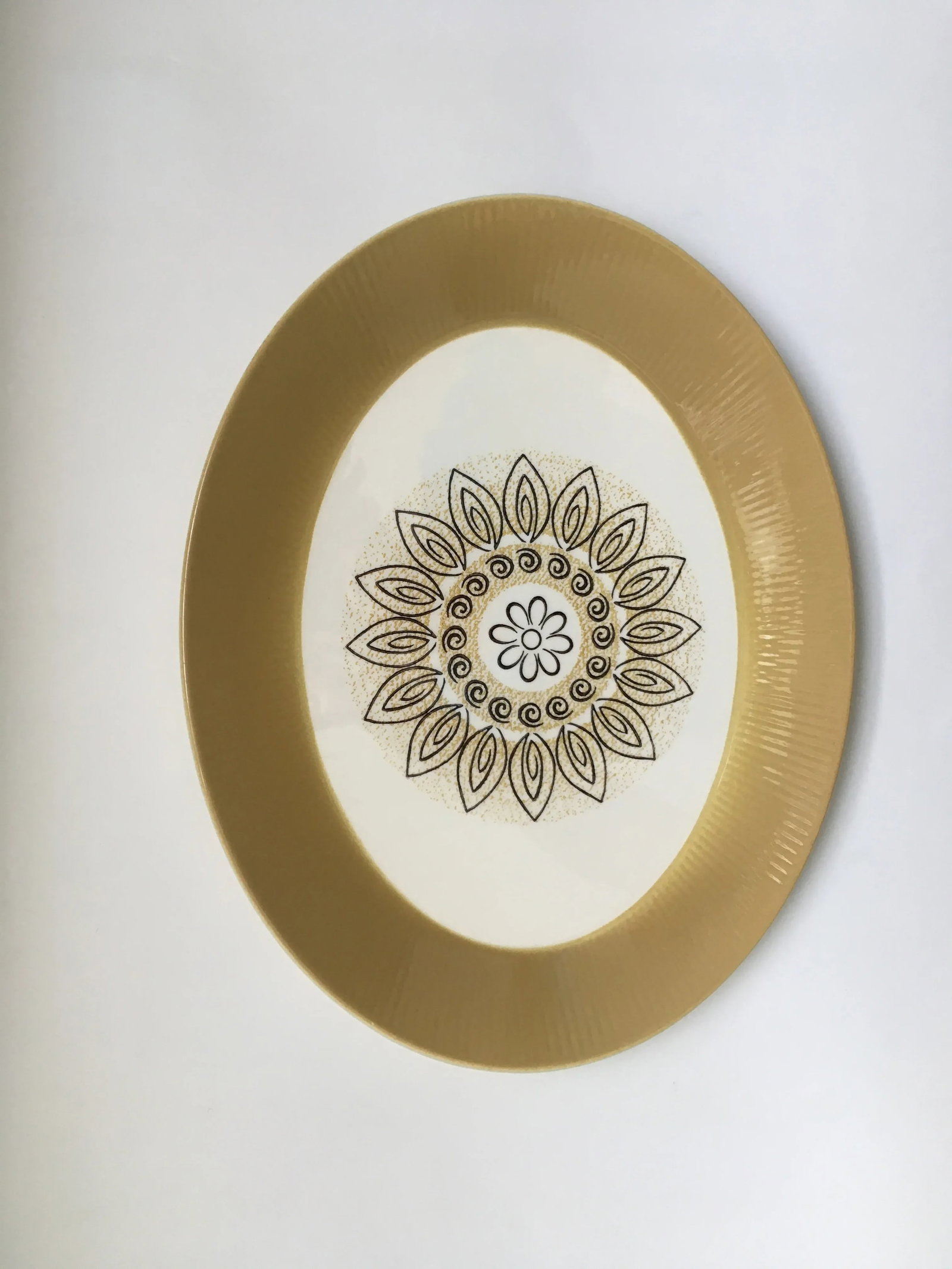 Mid 20th Century Homer Laughlin "Malibu" Floral Medallion Ceramic Platter - 6