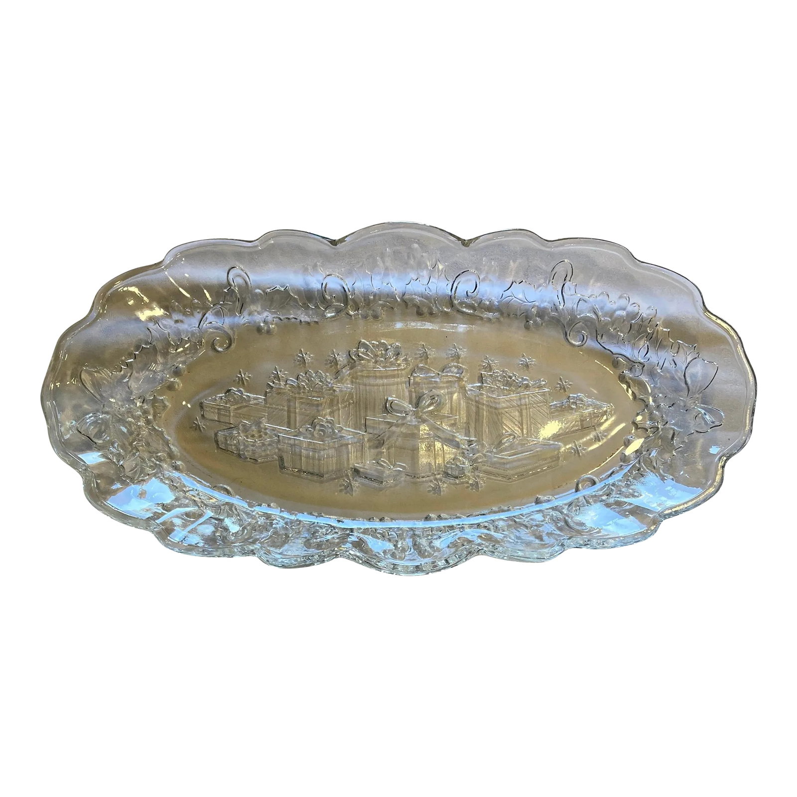 1980s Cut Glass Christmas Package Platter or Serving Dish: Very pretty serving dish or platter with cut glass Christmas presents. In excellent condition. Condition: Alterations: Original Condition Unaltered Imperfections: Some Imperfections Condition Notes: