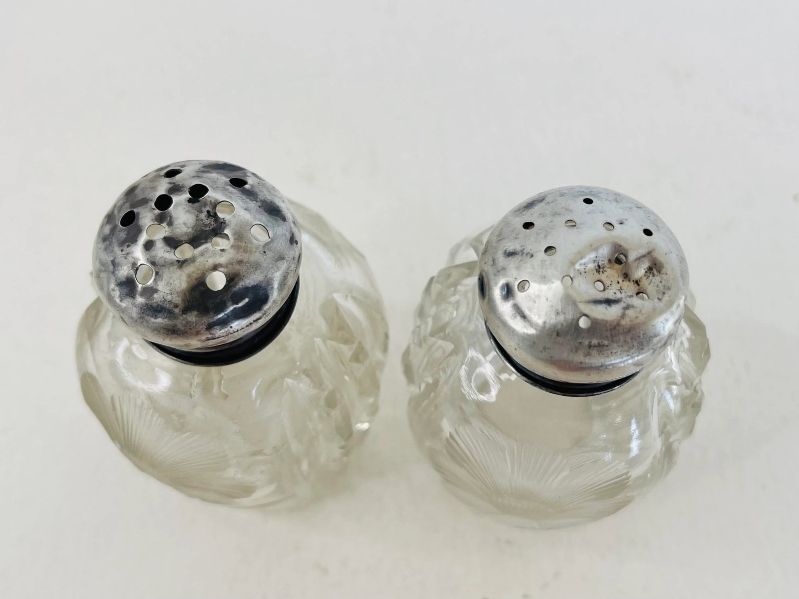 Early 20th Century Glass Floral & Sterling Salt & Pepper Shakers- a Pair - 3