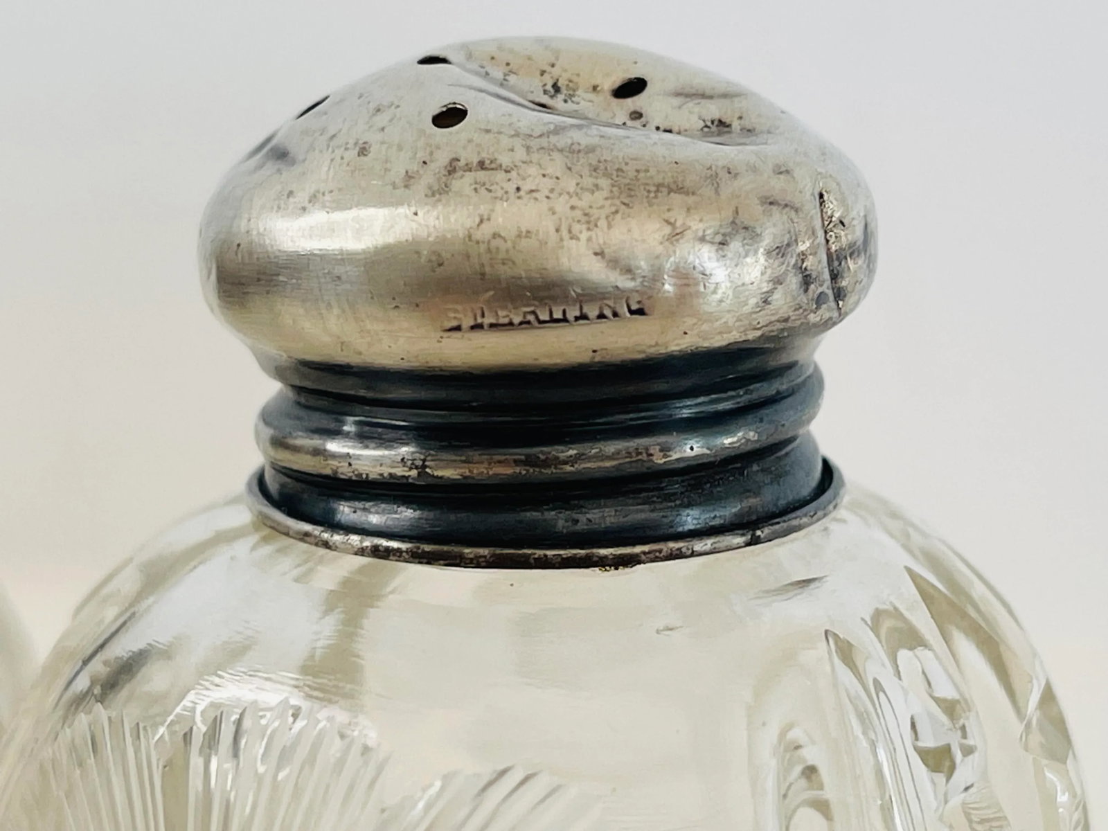 Early 20th Century Glass Floral & Sterling Salt & Pepper Shakers- a Pair - 5