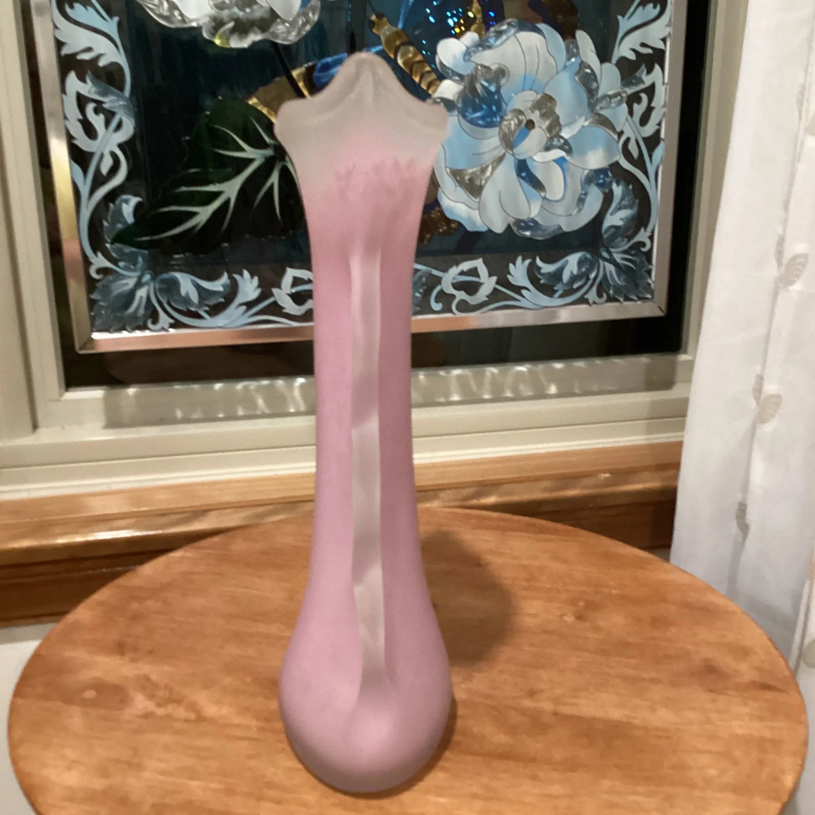 Mid 20th Century Vintage Art Glass Hand Blown Pink Scalloped Frosted Vase With Figurative Handles - 4