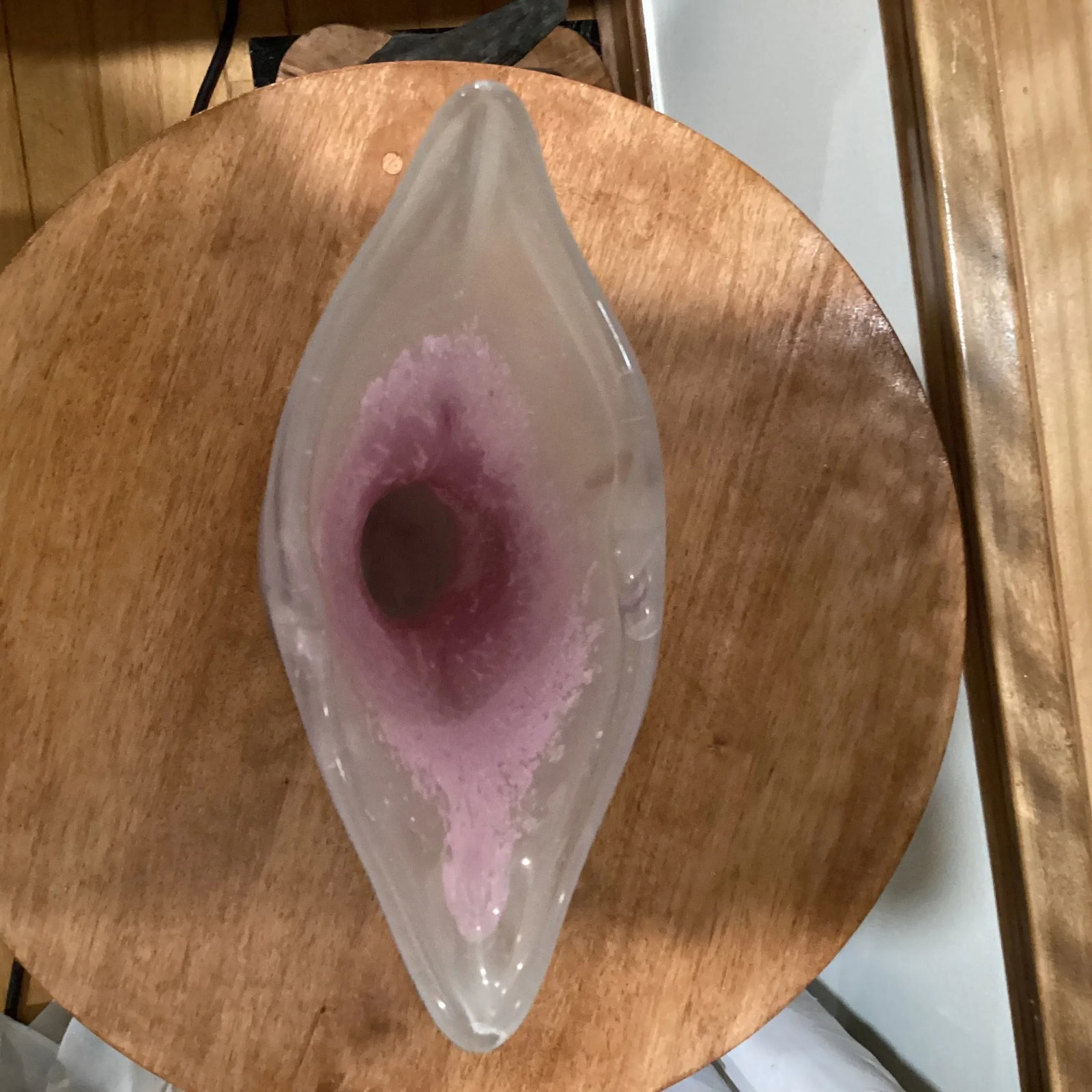 Mid 20th Century Vintage Art Glass Hand Blown Pink Scalloped Frosted Vase With Figurative Handles - 5