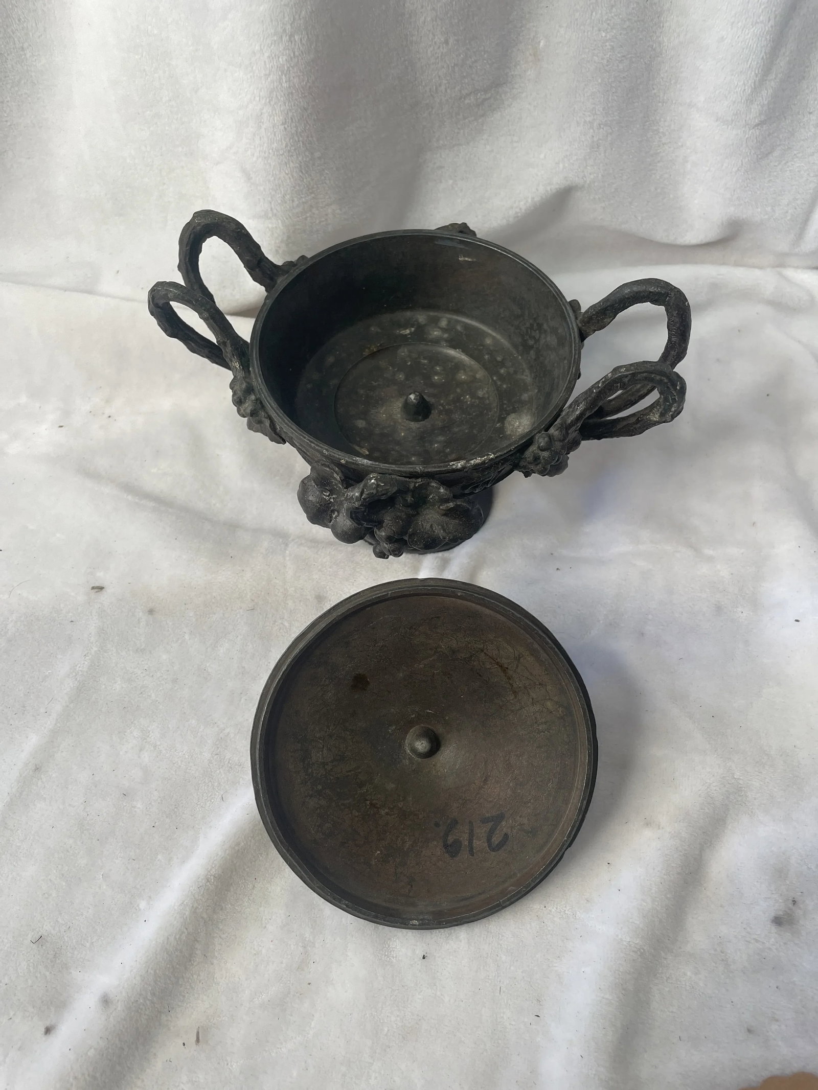 19th Century Grand Tour Italian Grape Vine Motif Small Bronze Twin Handled Urn - 3