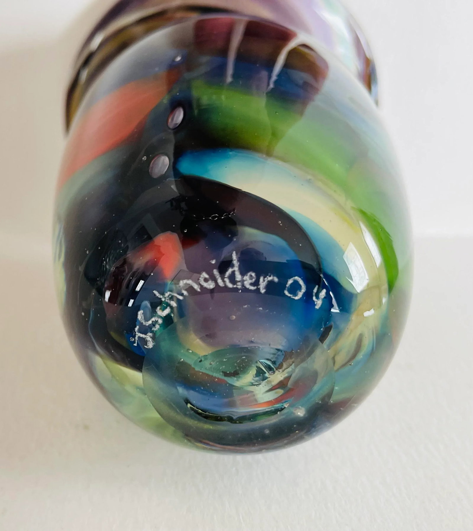 J. Schneider 2004 Studio Art Glass Hand Blown Swirl Vase Signed - 2