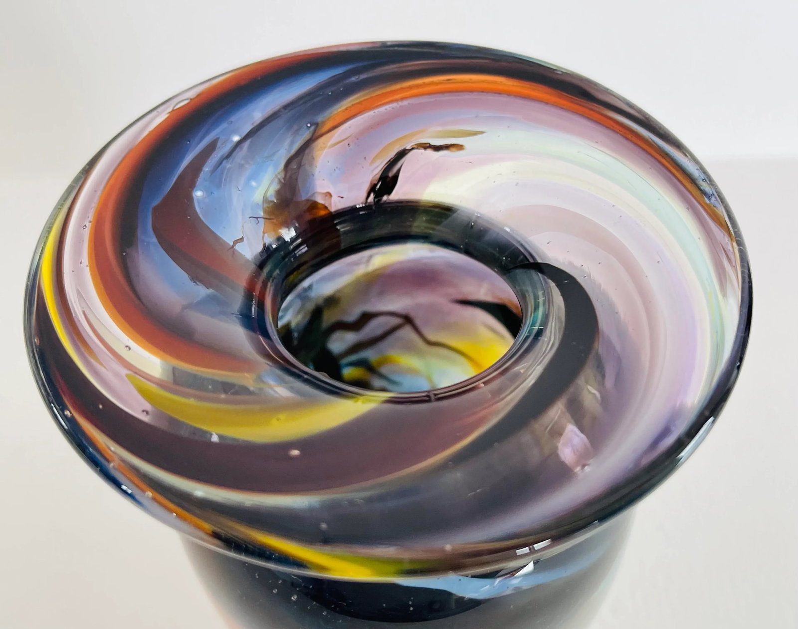 J. Schneider 2004 Studio Art Glass Hand Blown Swirl Vase Signed - 6