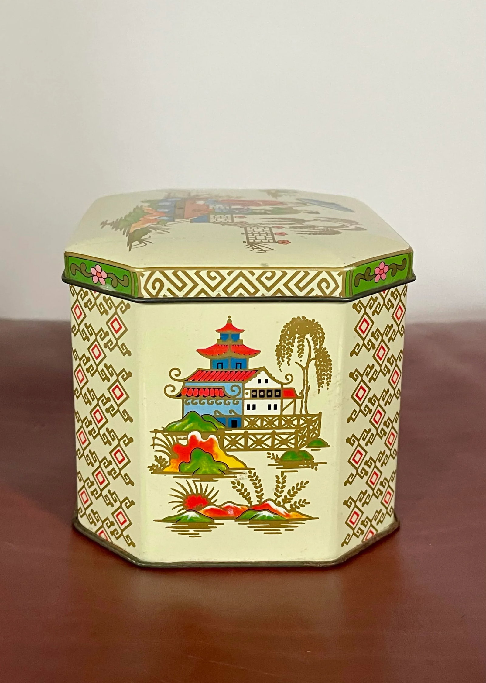 Mid 20th Century Chinoiserie Hinged Tin - 3