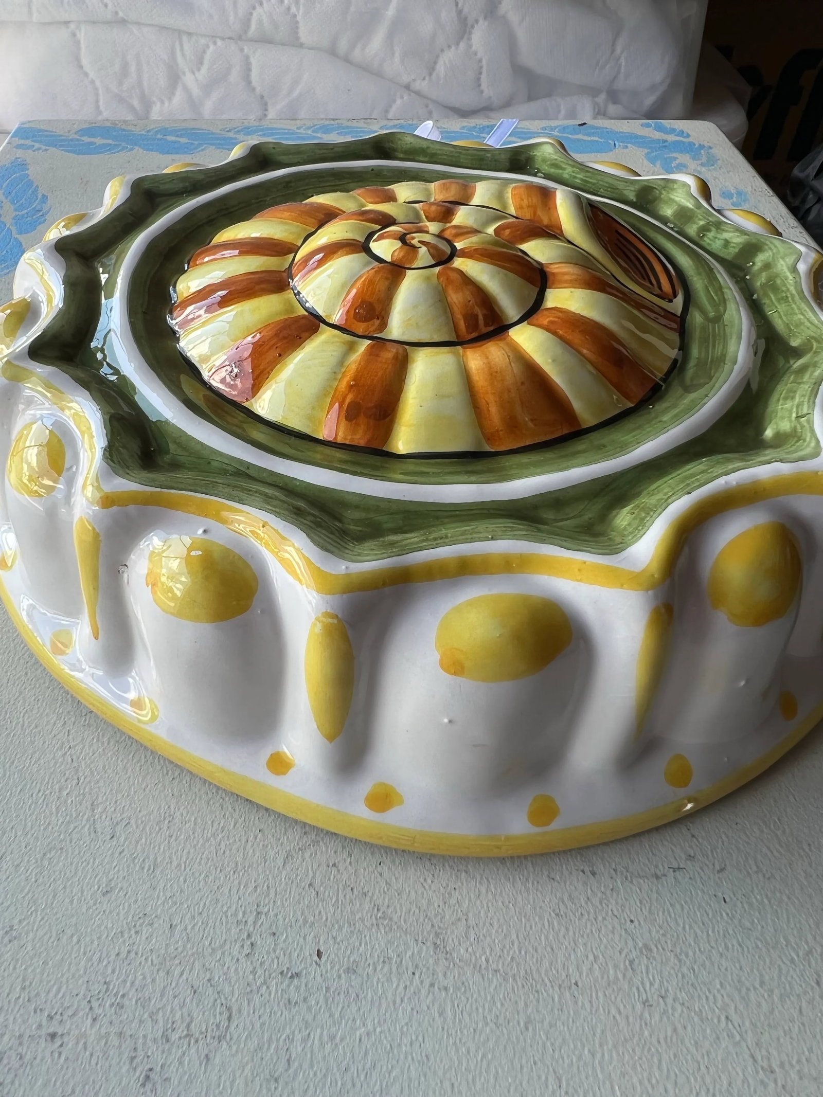 Vintage Decorative Round Ceramic Mold - 3
