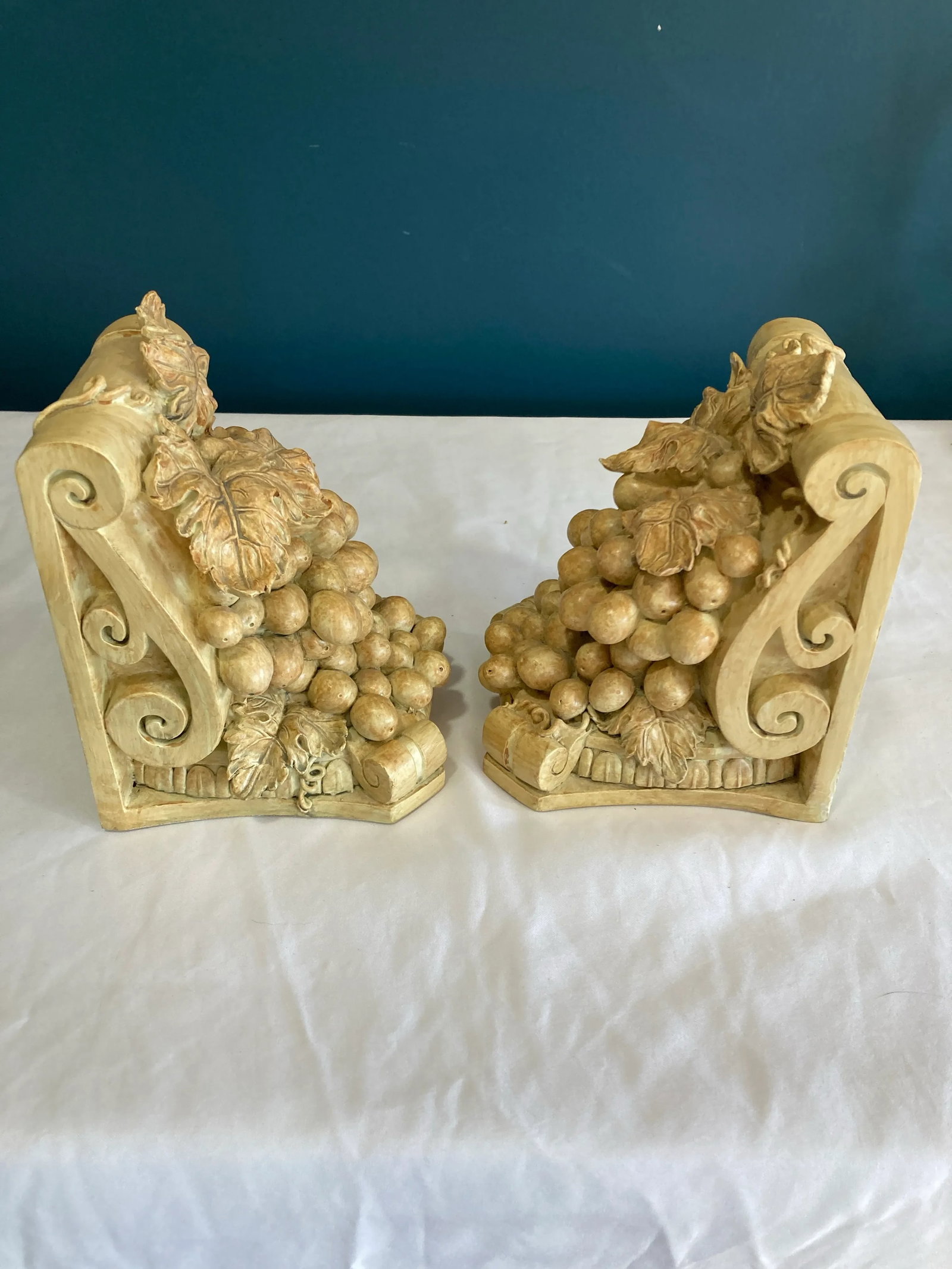 Mid Century Grape Cluster Bookends- Set of 2 - 5