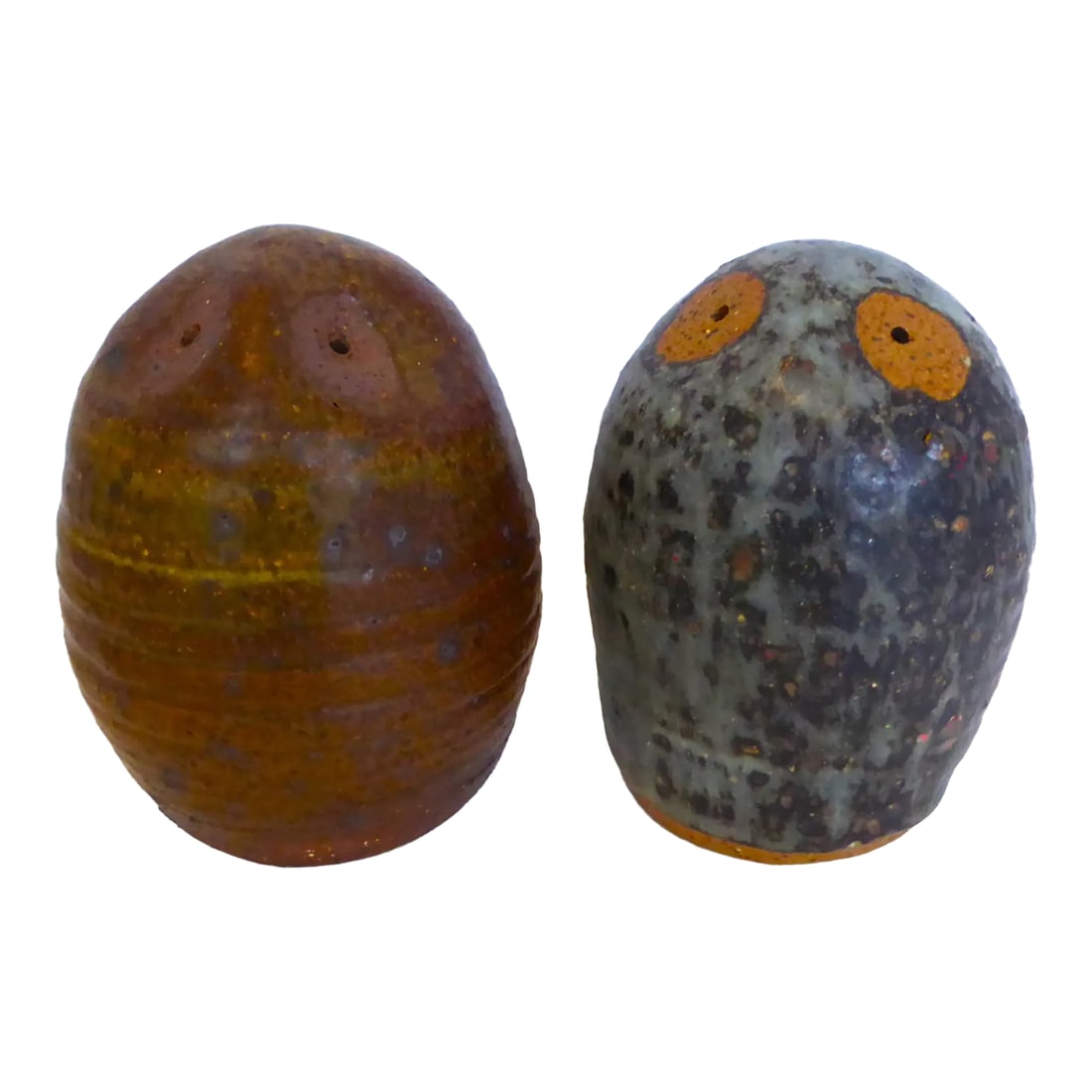 1950s Barbara Garrett Organic Mid Century Modern Pair of Stylized Stoneware Pottery Owls: Barbara Garrett (1930-2020) pair of Organic Mid Century Modern Pottery Owls. Both pieces with fabulous textured mottled glossy glaze which does not covered the bottom edge of the earthenware body,