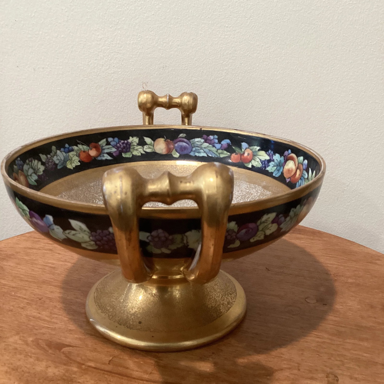 Antique Porcelain Hutschenreuther Selb Fruits Bowl With Handles and Pedestal 24k Gold Encrusted - 2