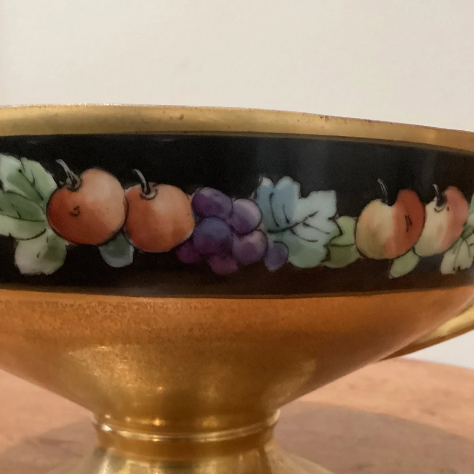 Antique Porcelain Hutschenreuther Selb Fruits Bowl With Handles and Pedestal 24k Gold Encrusted - 6