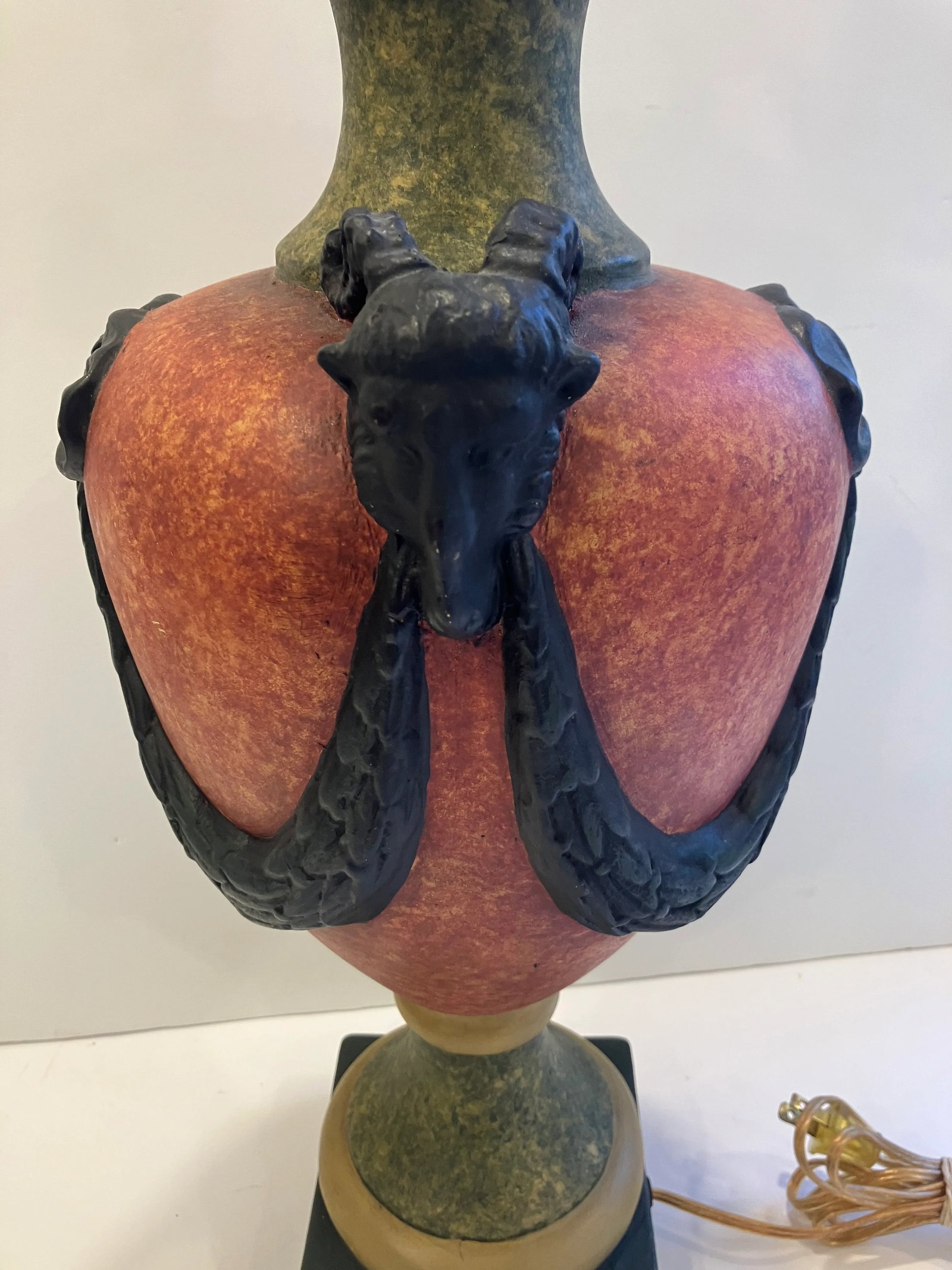 1980s Neoclassical Plaster Lamp - 6