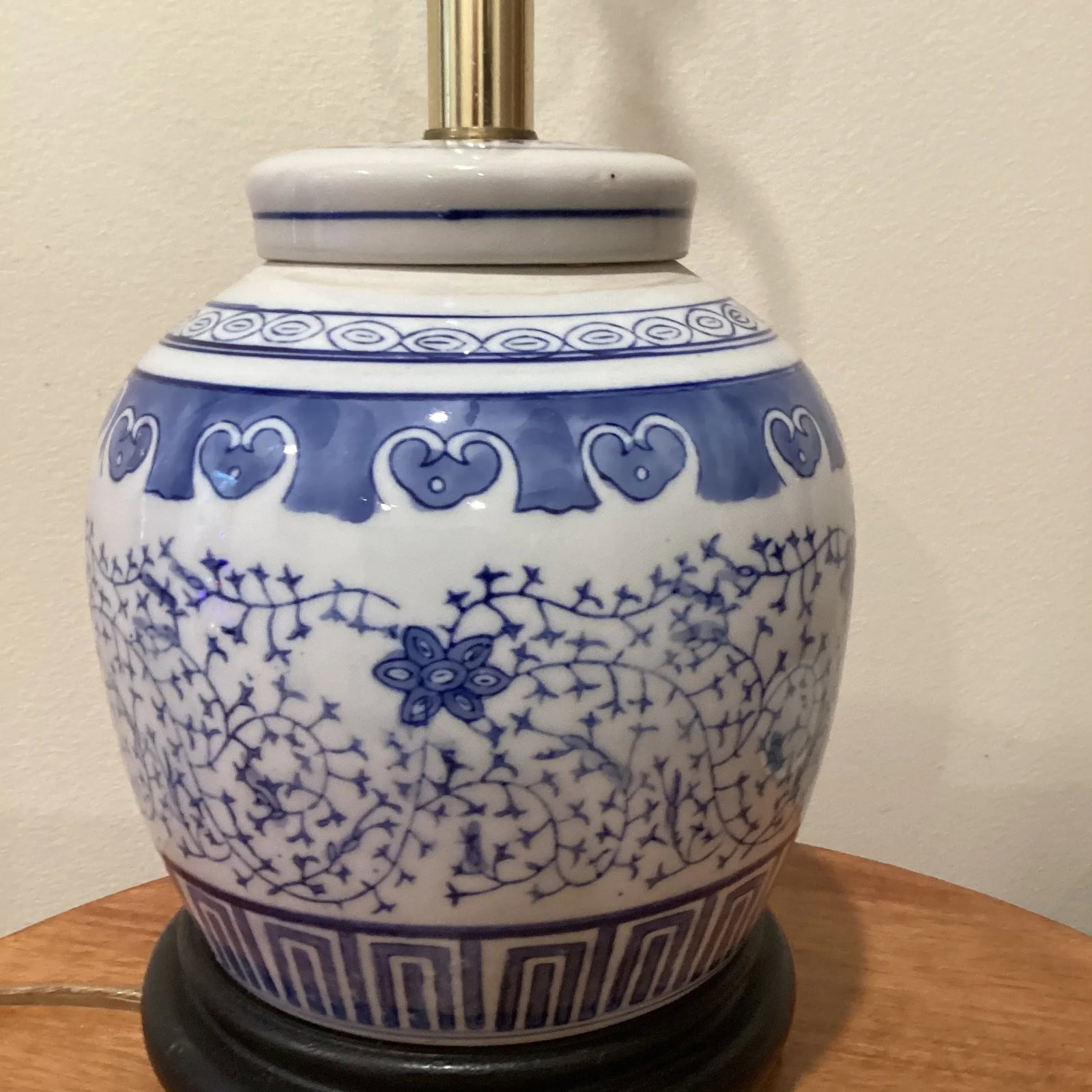 Vintage Asian Blue and White Ceramic Porcelain Lamp With Wood Base - 11