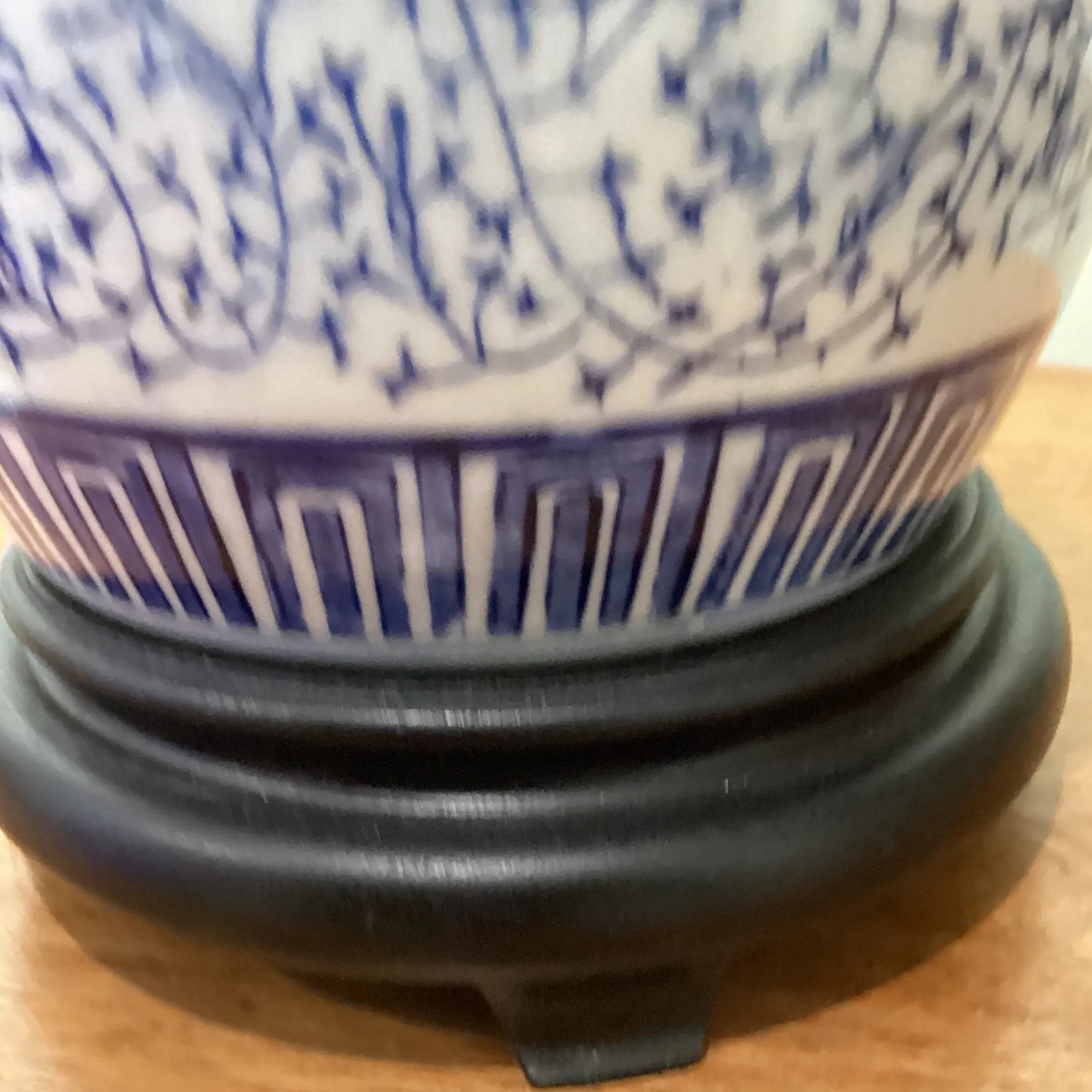 Vintage Asian Blue and White Ceramic Porcelain Lamp With Wood Base - 8