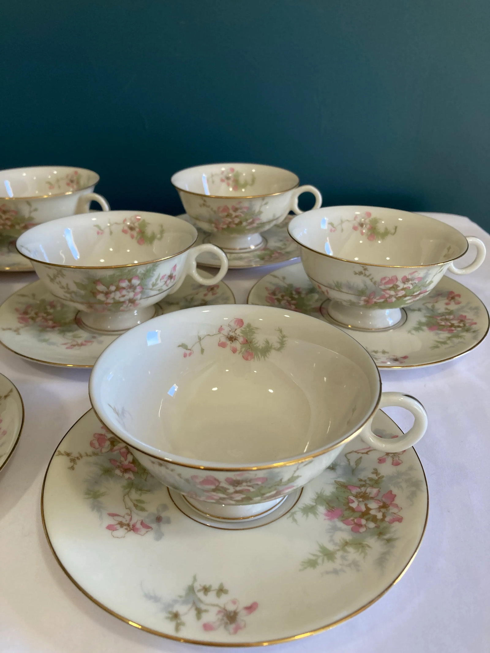 Mid-Century Theodore Haviland Apple Blossom Tea Cup & Saucer Set- 14 Pieces - 4