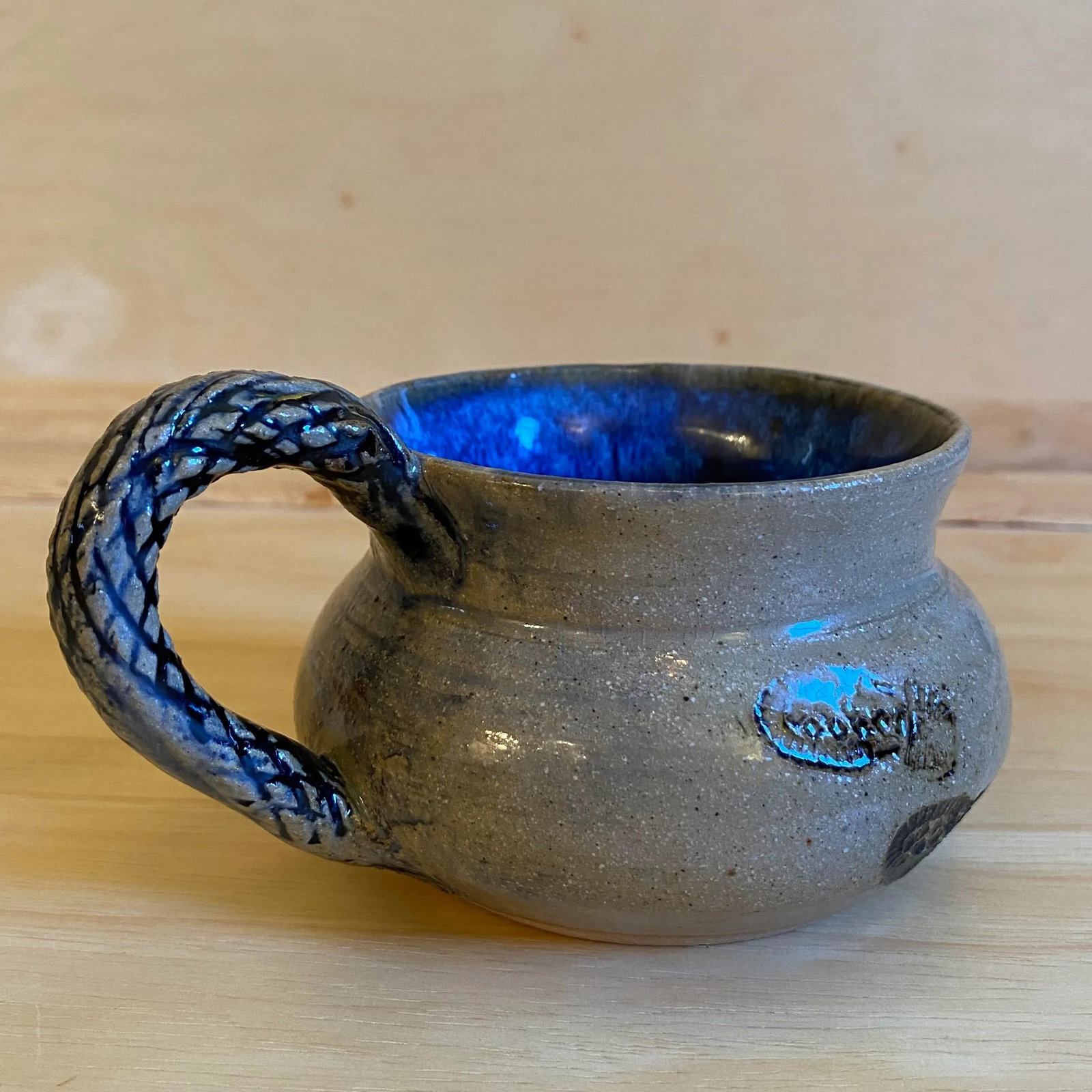 Hand Thrown Signed Gray & Blue Studio Art Pottery Foot Print Mug Basket Weave Design Handle - 3