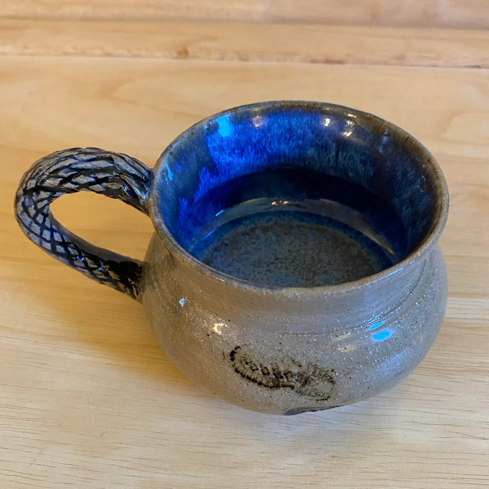 Hand Thrown Signed Gray & Blue Studio Art Pottery Foot Print Mug Basket Weave Design Handle - 5