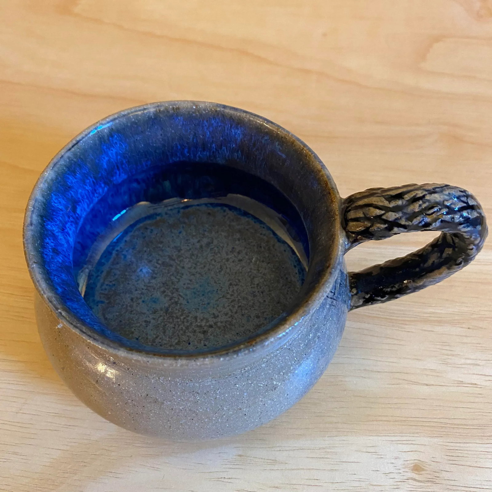 Hand Thrown Signed Gray & Blue Studio Art Pottery Foot Print Mug Basket Weave Design Handle - 6