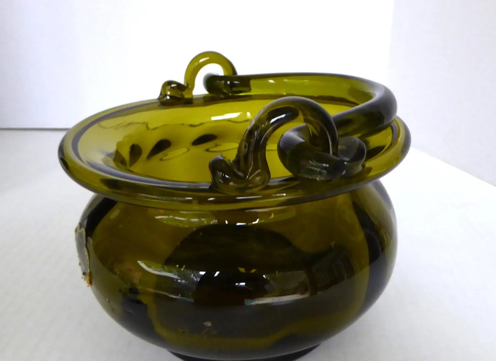 Mid Century Florentine Art Glassworks Handmade Glass Basket W. Handle Italy 1960s - 4