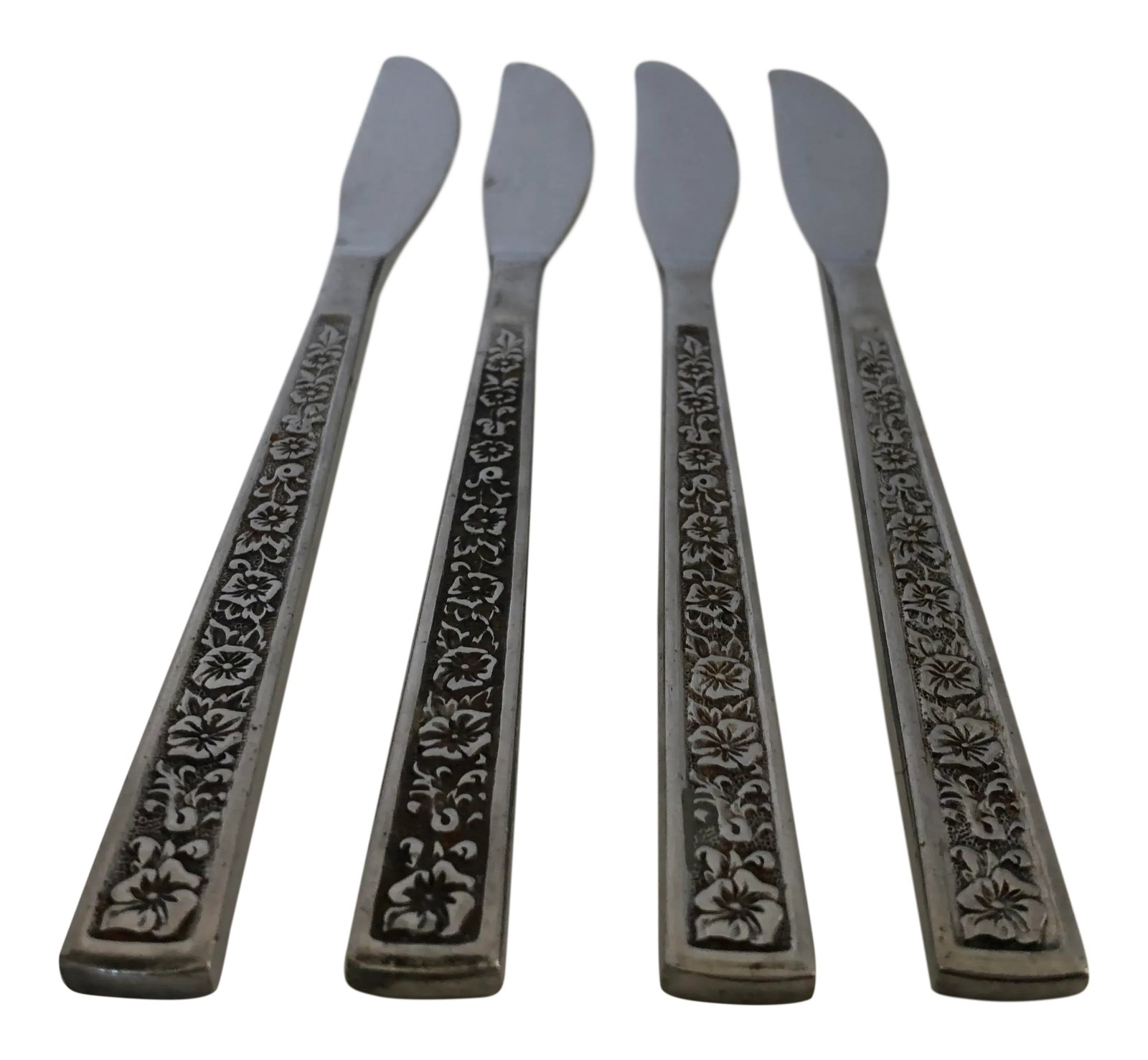 Midcentury Floral Design Stainless Dinner Knives S/4: Midcentury Floral Design Set Of Four Stainless Dinner Knives, No Makers Mark. 8.5"L In Good Condition With Some Age Wear. Condition: Alterations: Original Condition Unaltered Imperfections: Some Imper