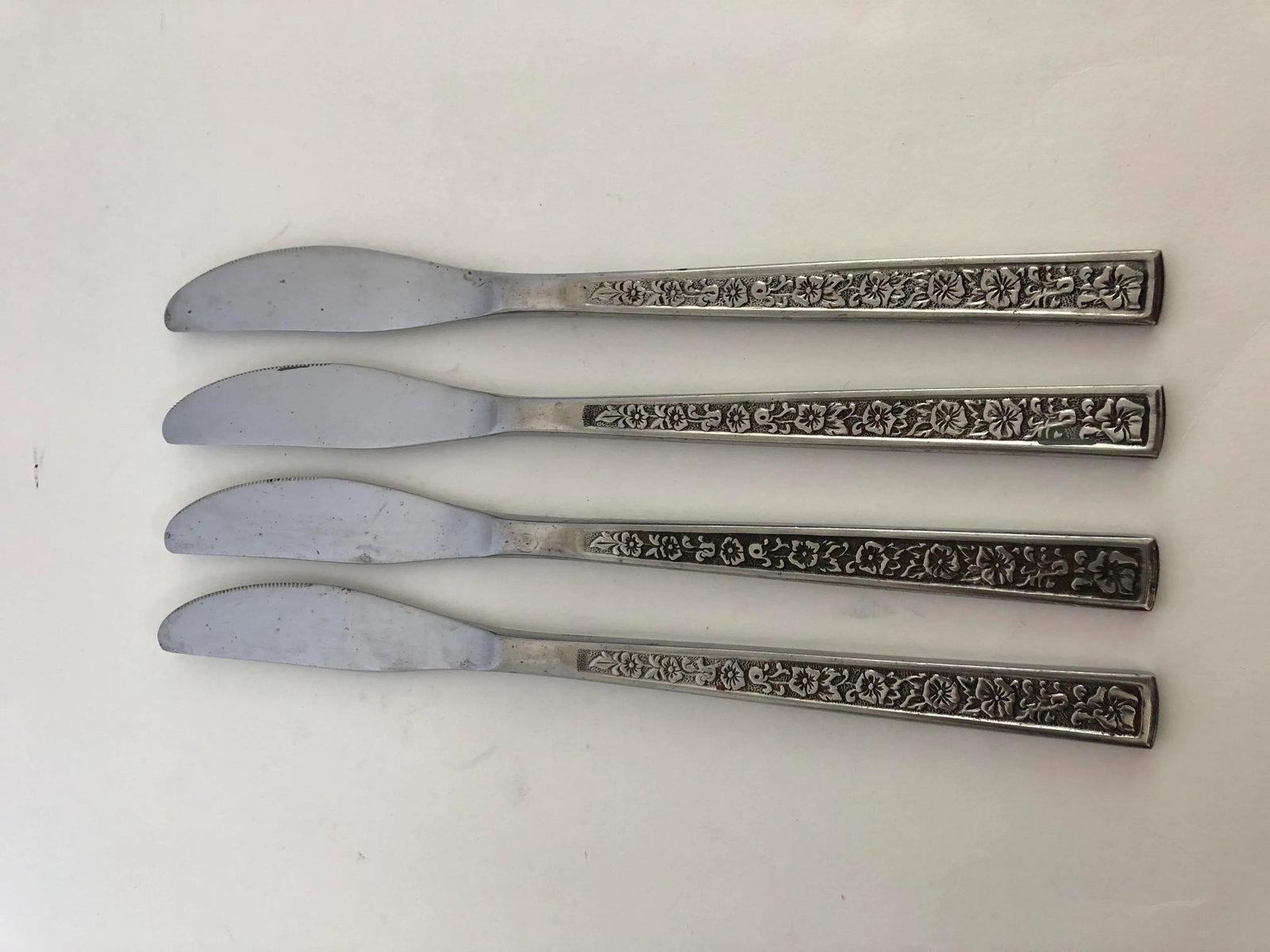 Midcentury Floral Design Stainless Dinner Knives S/4 - 4