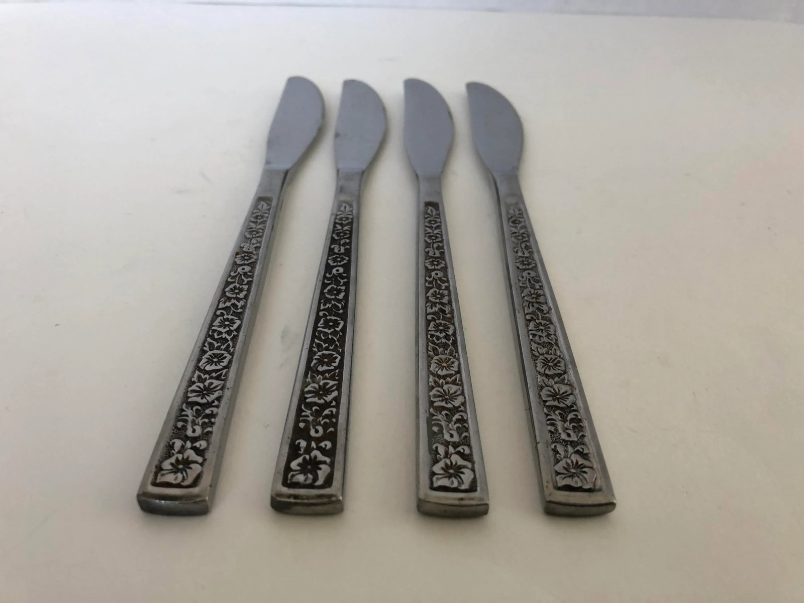 Midcentury Floral Design Stainless Dinner Knives S/4 - 5