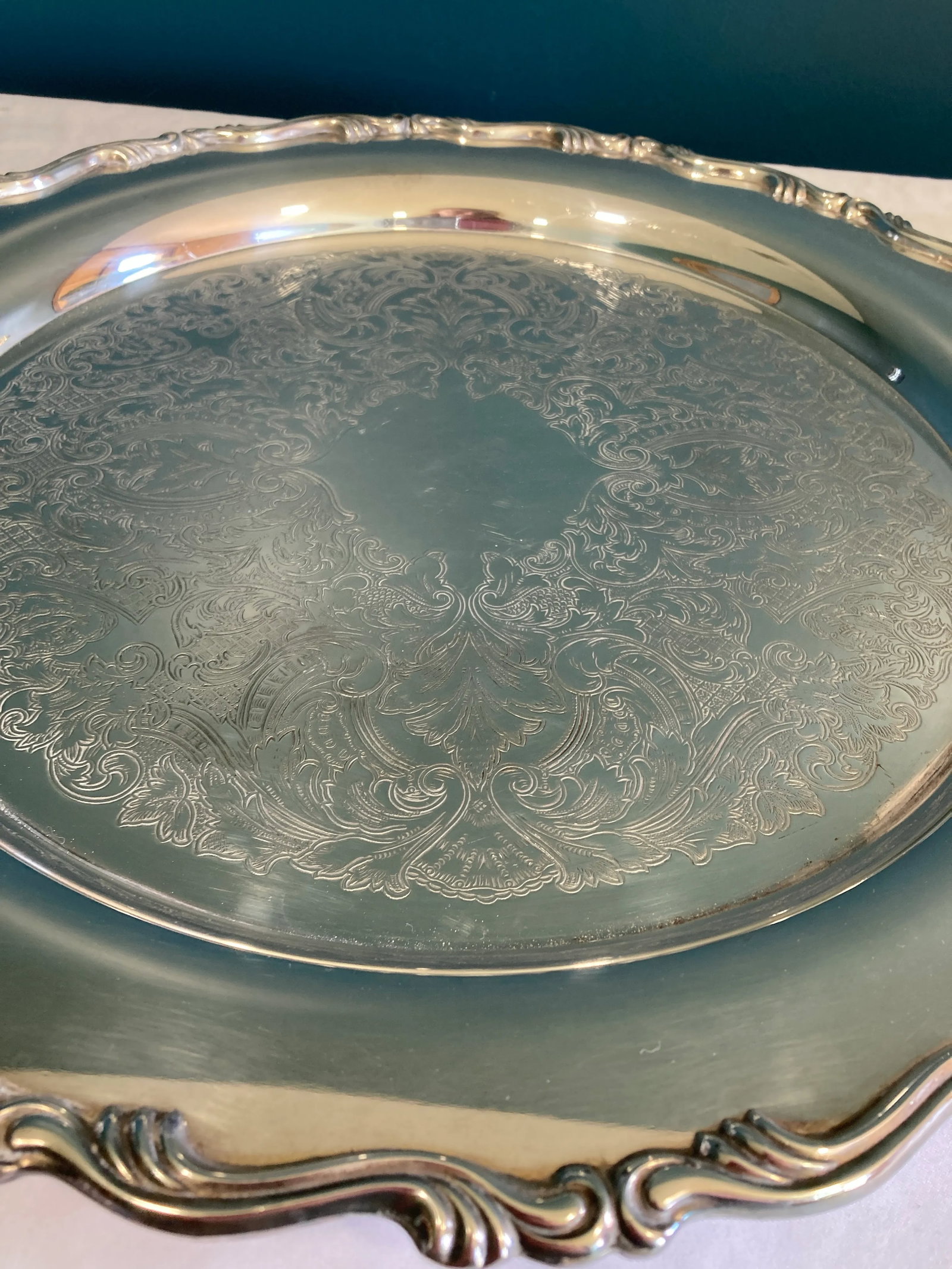 Vintage Oneida Silverplate Ornate Round Serving Tray - 3