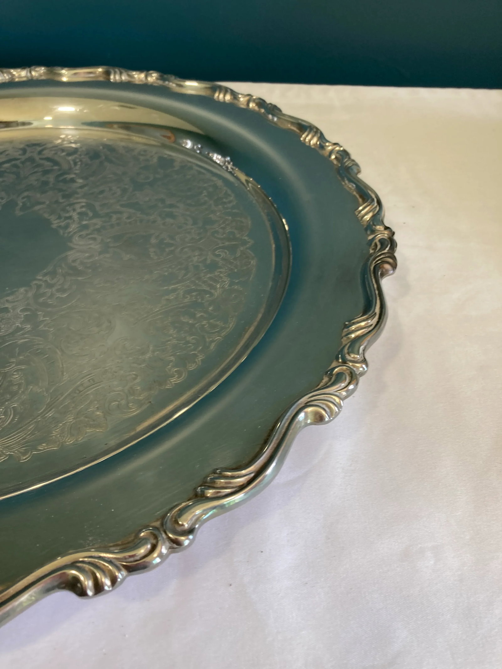 Vintage Oneida Silverplate Ornate Round Serving Tray - 4