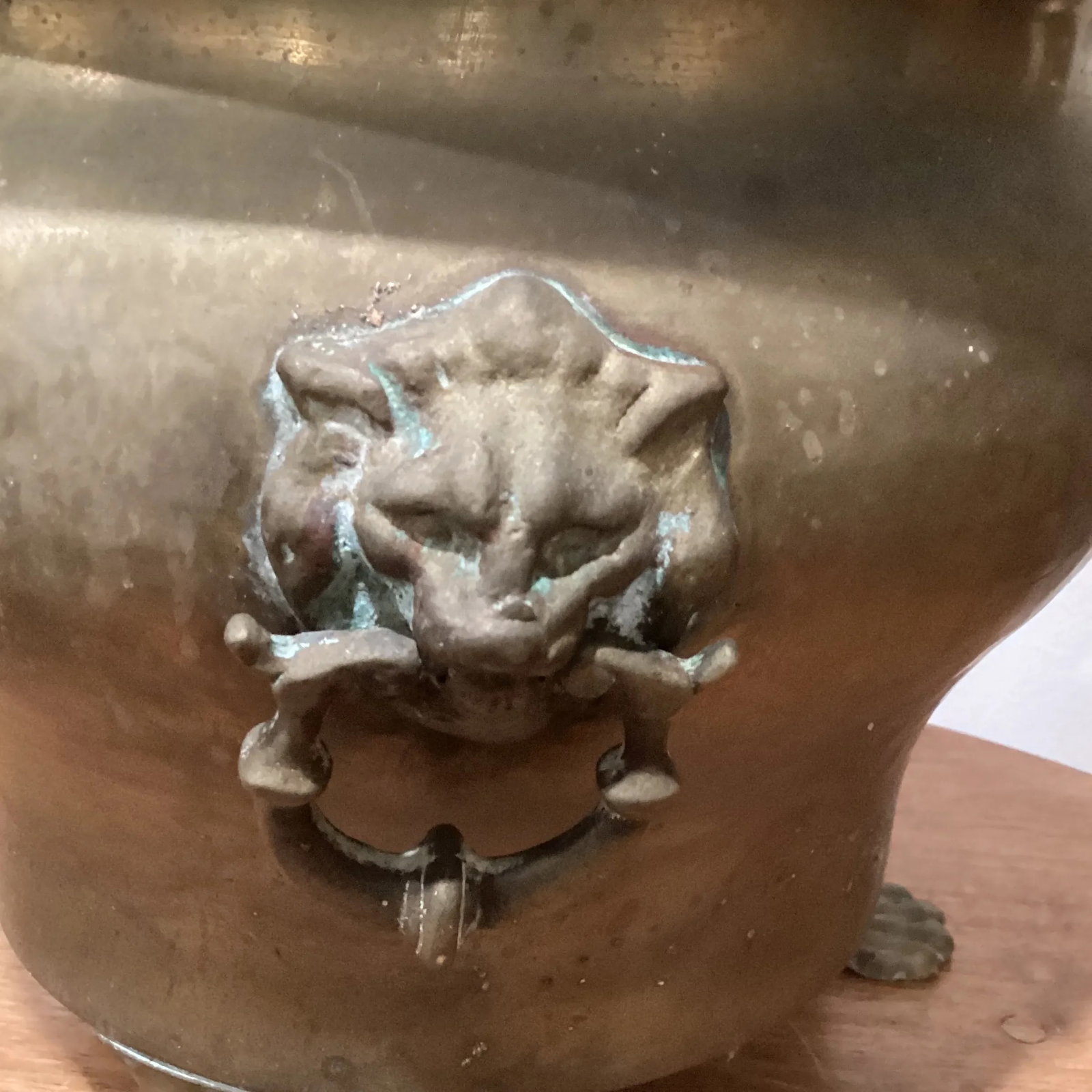 Early 20th Century Hand-Hammered Brass Jardiniere with Lion Heads - 3
