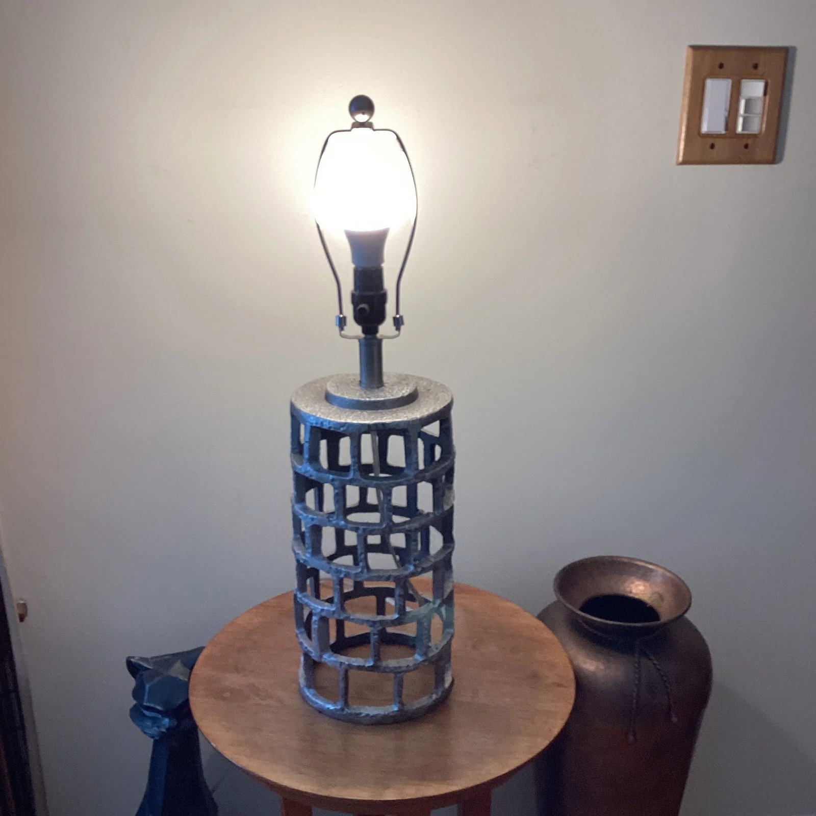 20th Century Modern Brutalist Style Cylinder Shape Iron Lamp Geometric Pattern - 5