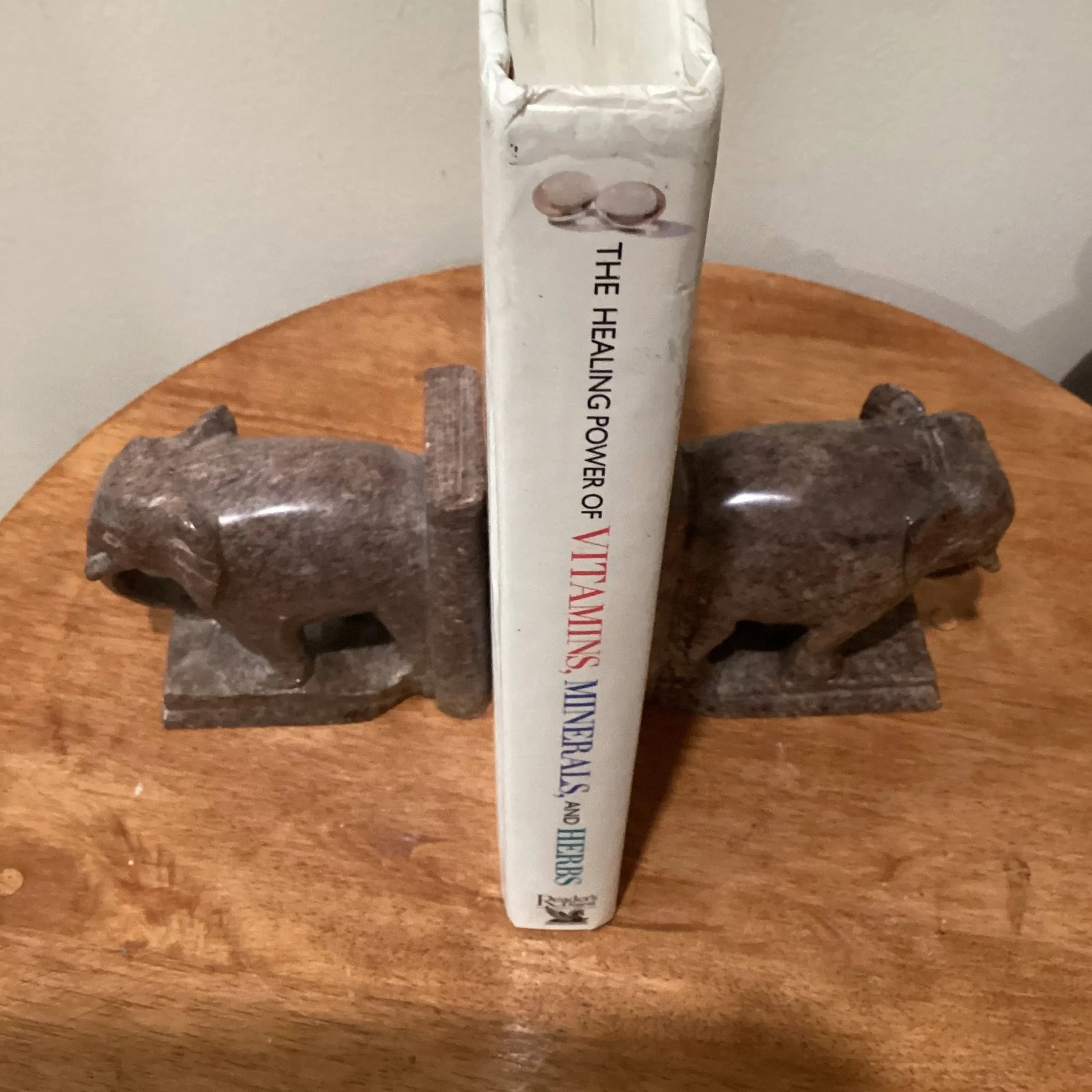 Pair of Hand Carved Elephant Marble Sculpture Bookends Art Deco Style Circa 1950 - 12