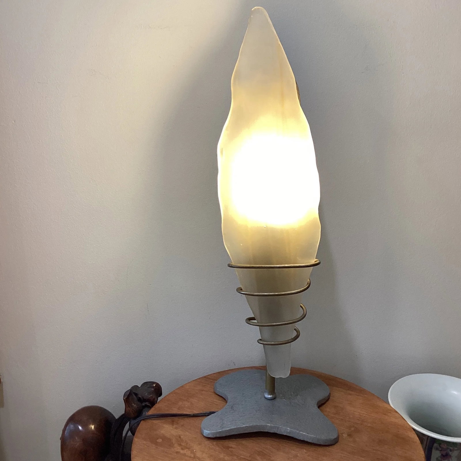 Vintage Large Sculptural Table Lamp With Modern Shape and Metal Base - 11
