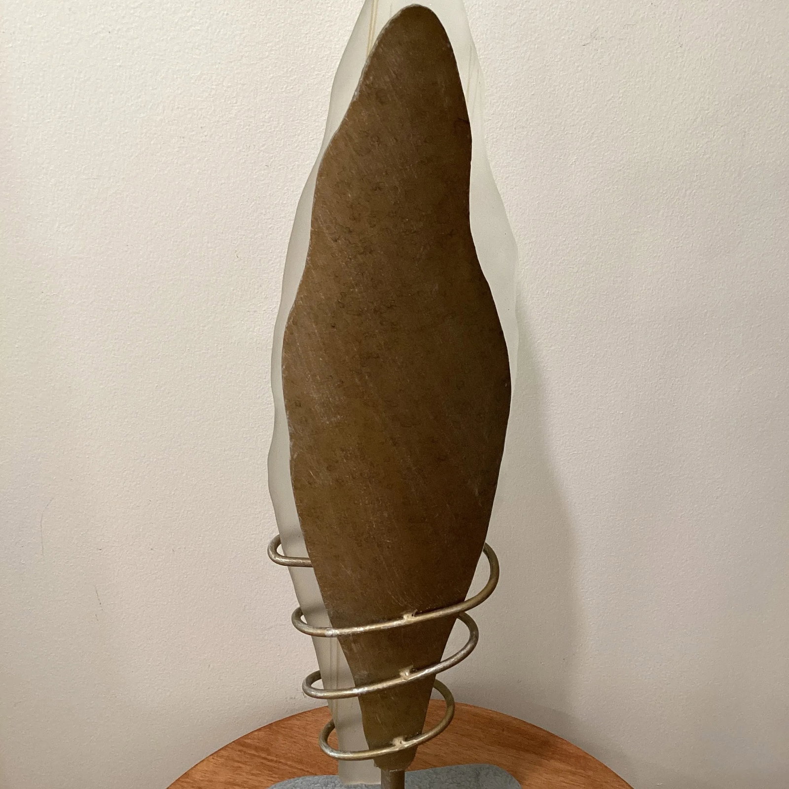 Vintage Large Sculptural Table Lamp With Modern Shape and Metal Base - 3