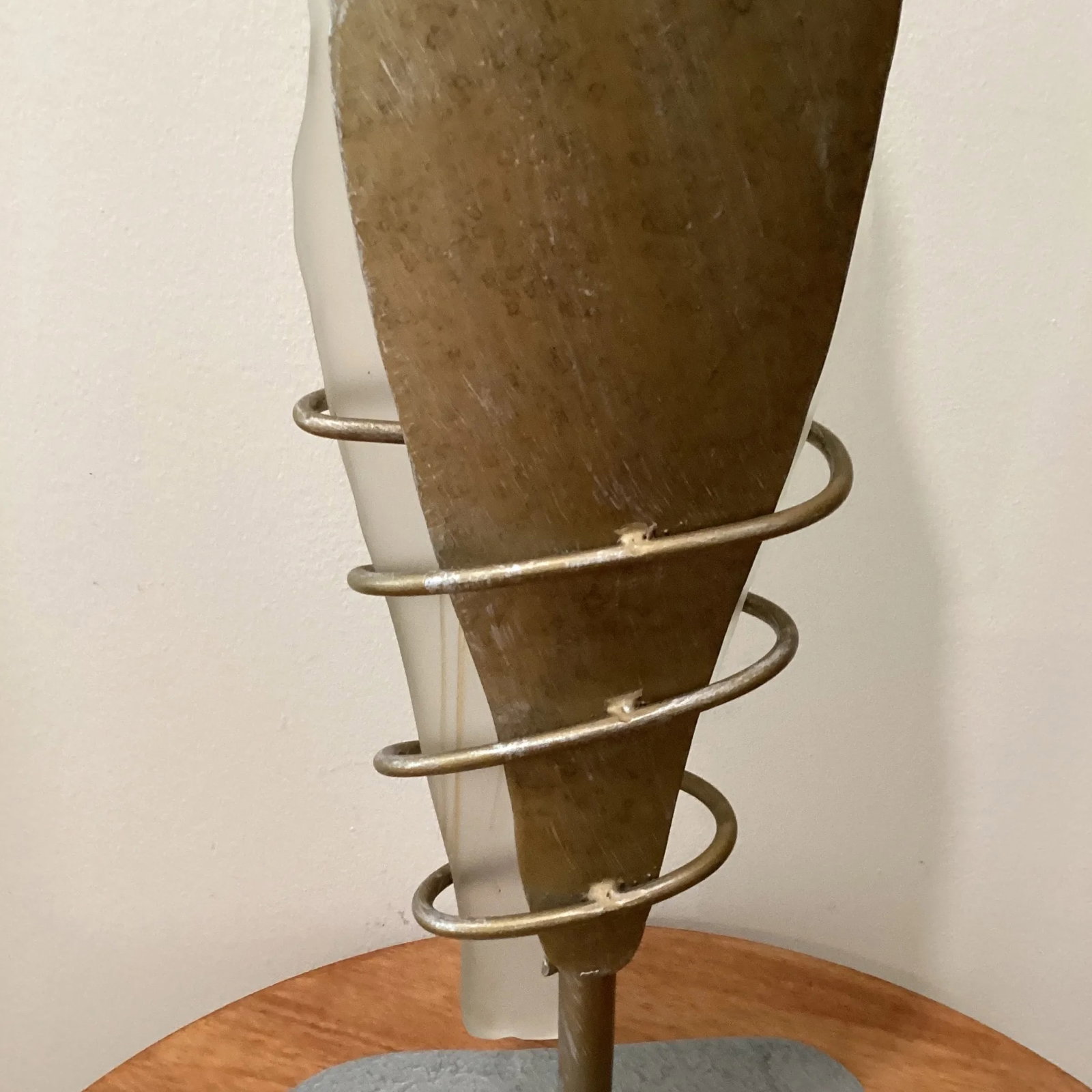 Vintage Large Sculptural Table Lamp With Modern Shape and Metal Base - 4