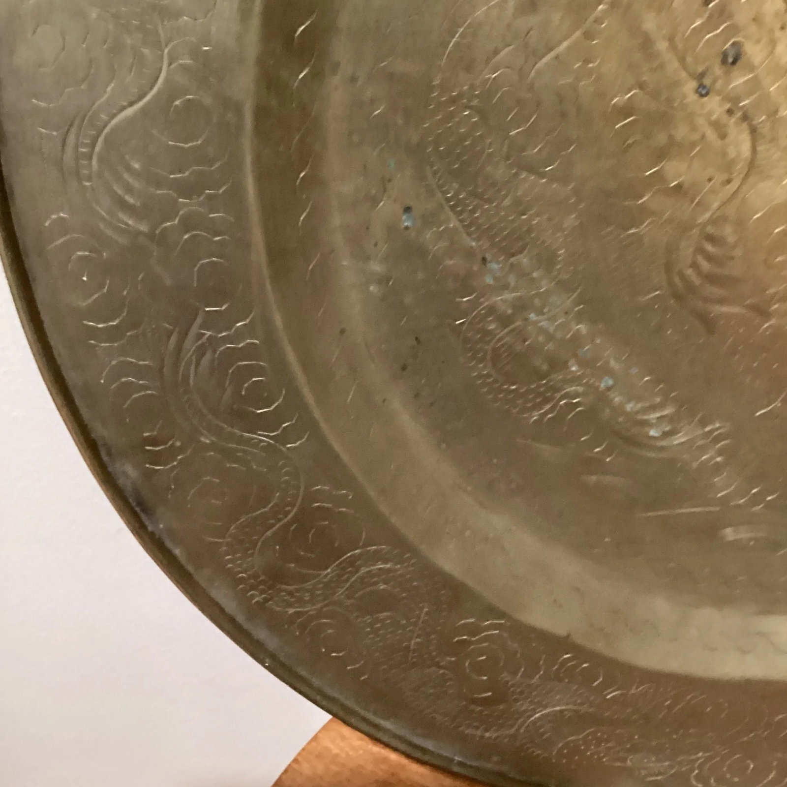 Antique Big & Heavy Chinese Etched Brass Tray Asian Motif - 4