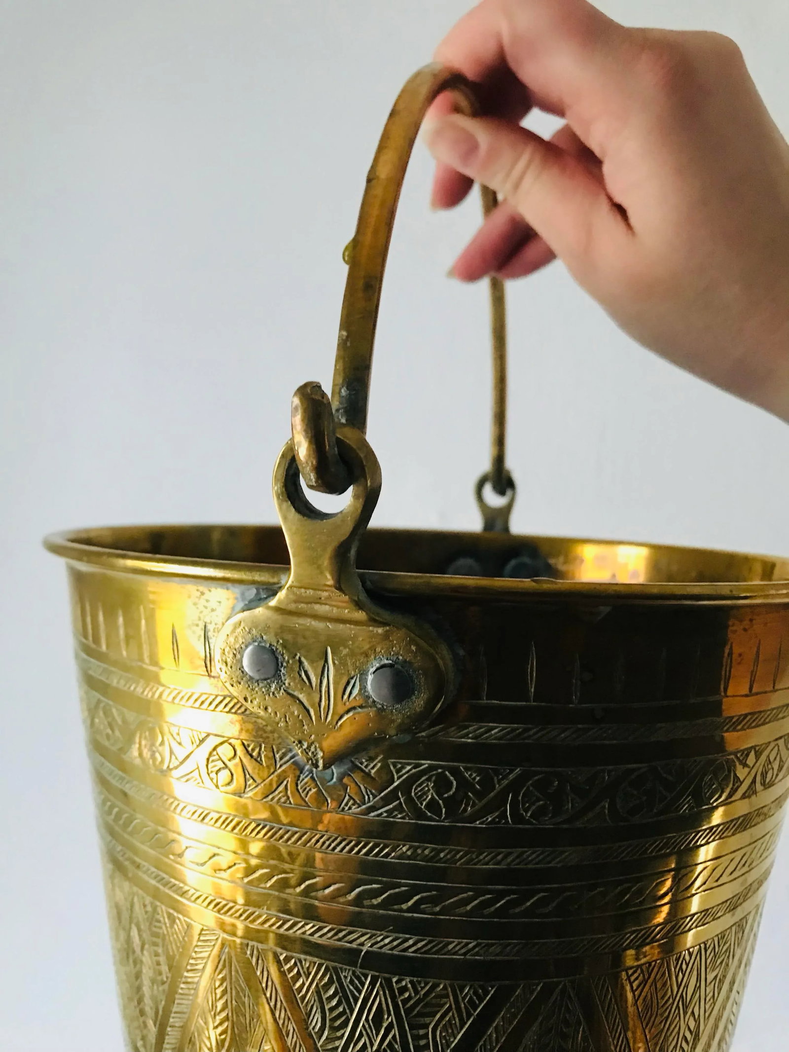 Charming Geometric Etched Vintage Brass Water Bucket - 2