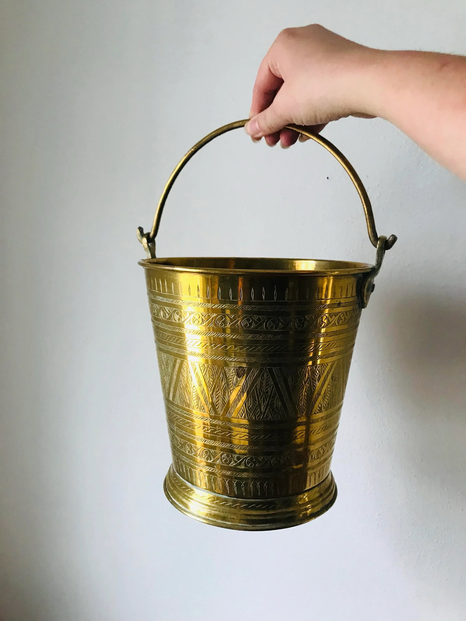Charming Geometric Etched Vintage Brass Water Bucket - 6