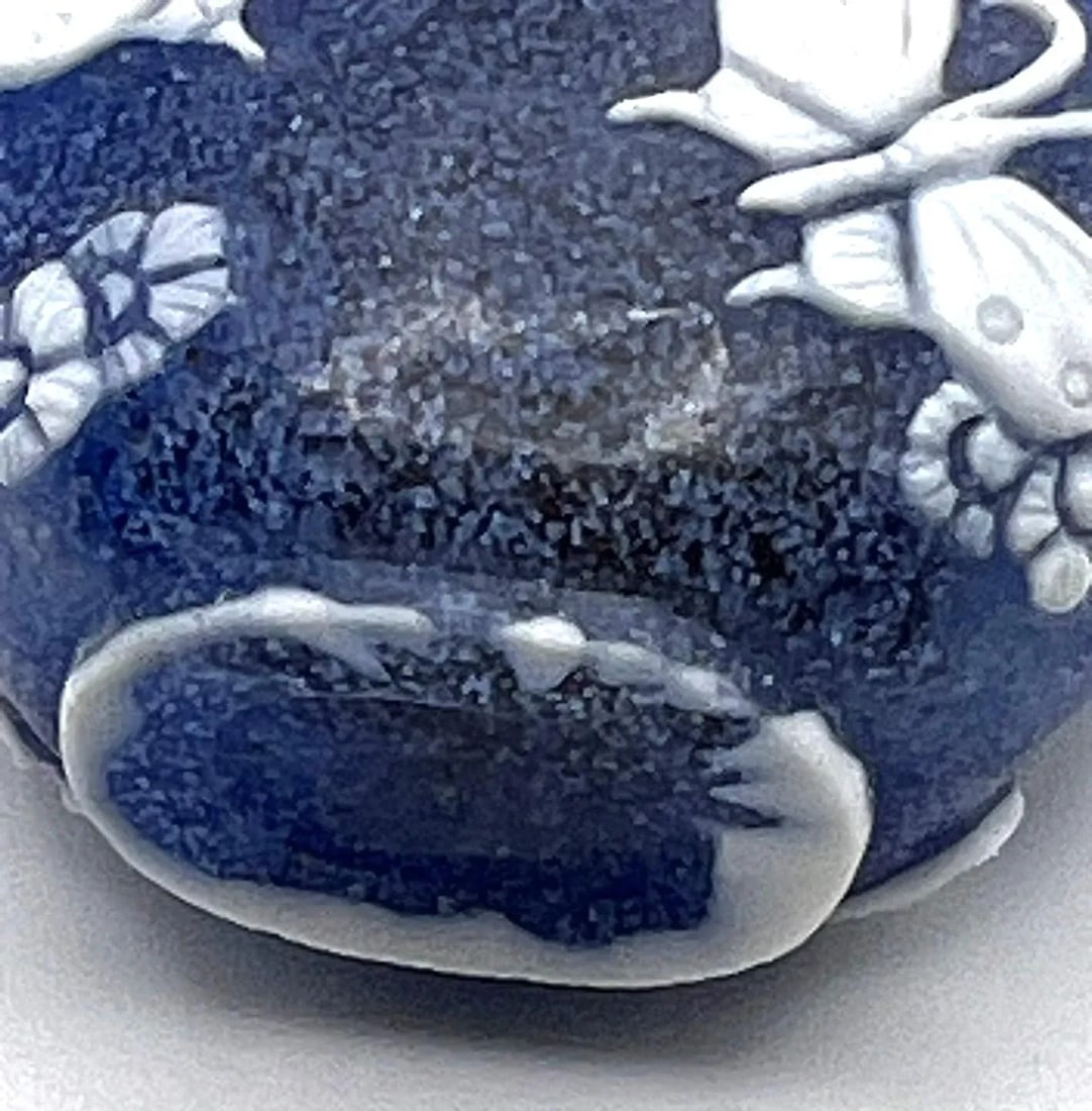 Blue Frosted Beijing Glass Double Gourd Shaped Snuff Bottle With Qianlong Mark - 11