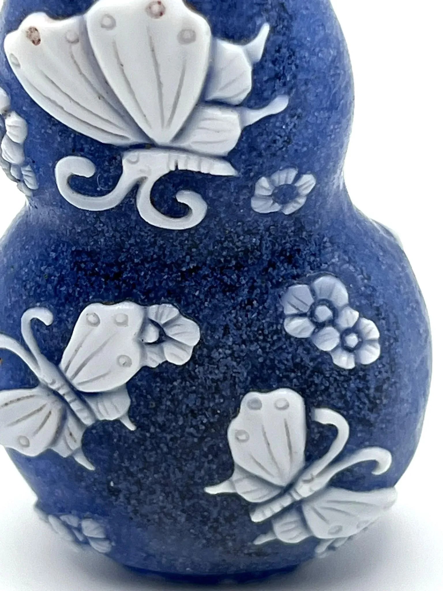 Blue Frosted Beijing Glass Double Gourd Shaped Snuff Bottle With Qianlong Mark - 8