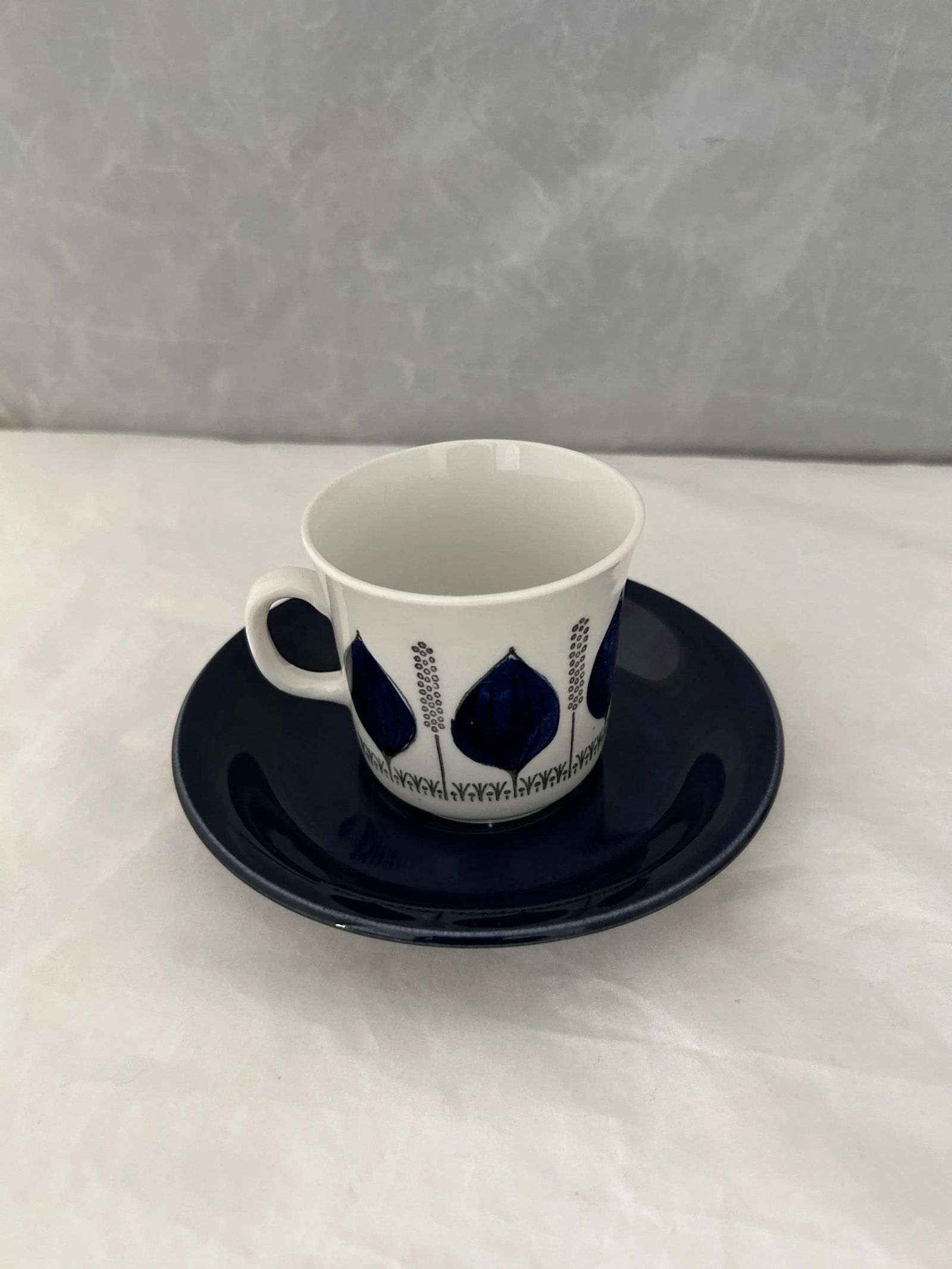 1960s Vintage Upsala Ekeby Swedish Blue Groblad Porcelain Cups & Saucers Set- 8 Pieces - 5