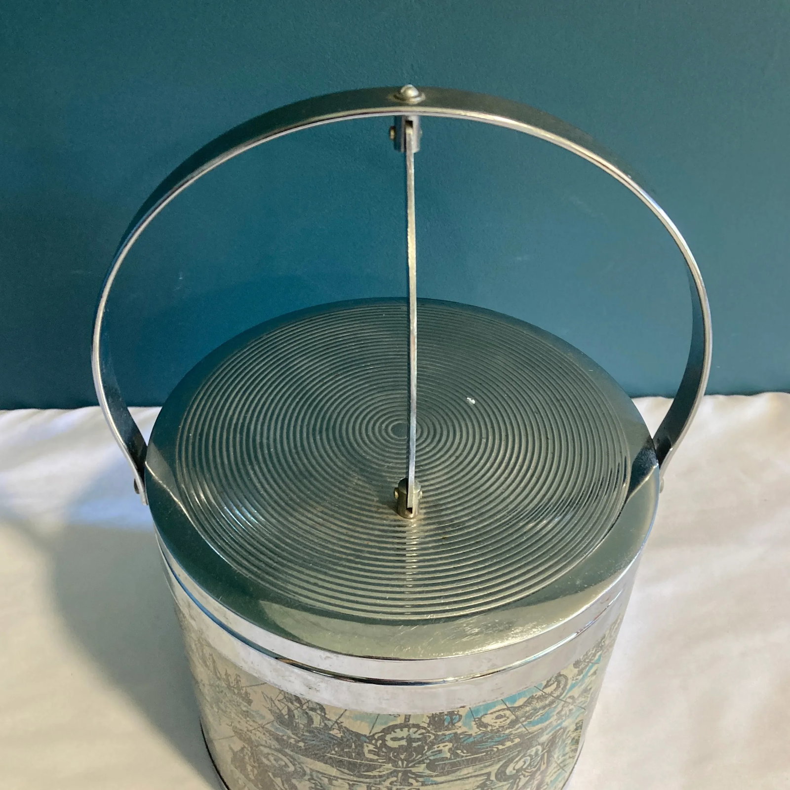 Mid-20th Century Vintage Ice Bucket With Old World Map Design - 3