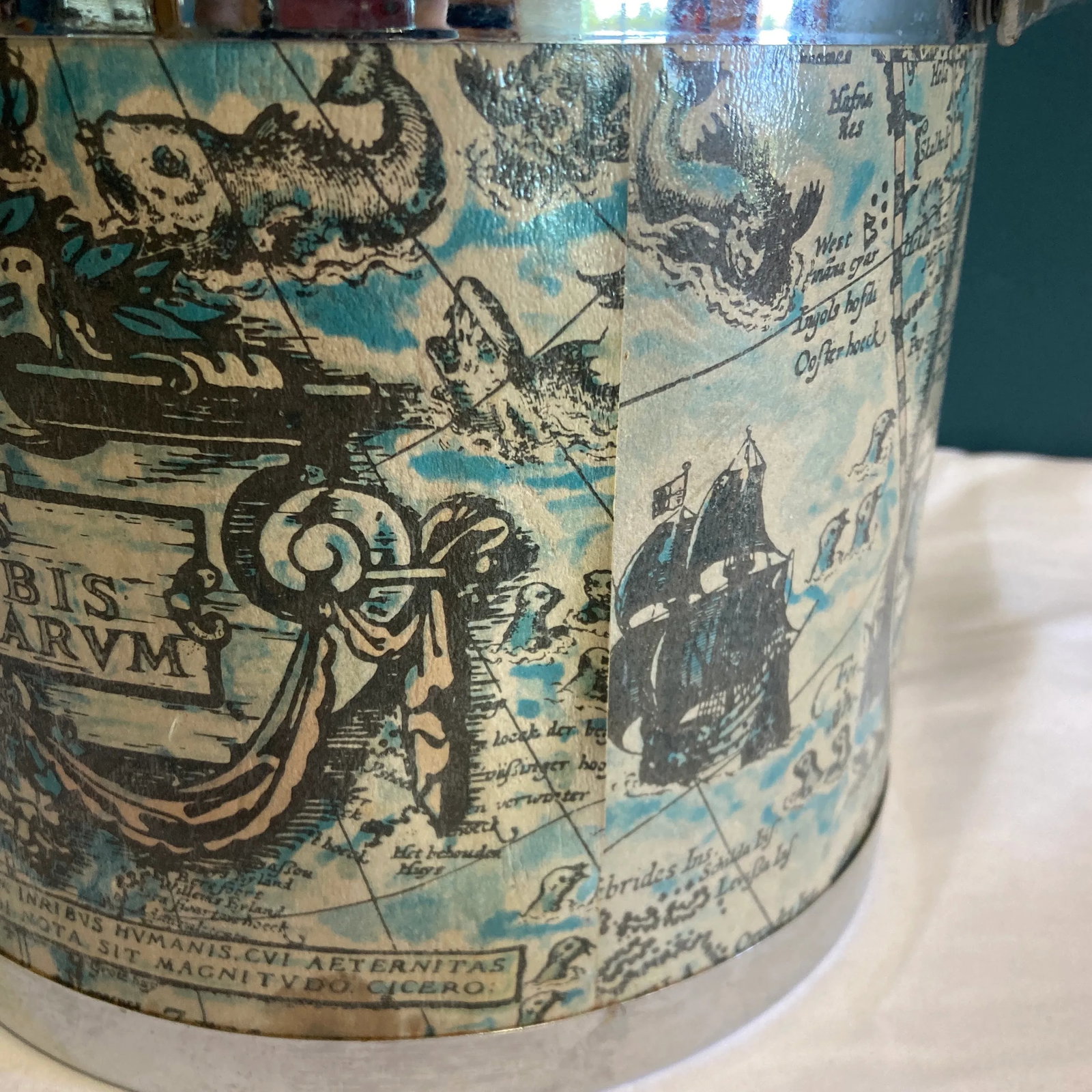 Mid-20th Century Vintage Ice Bucket With Old World Map Design - 5